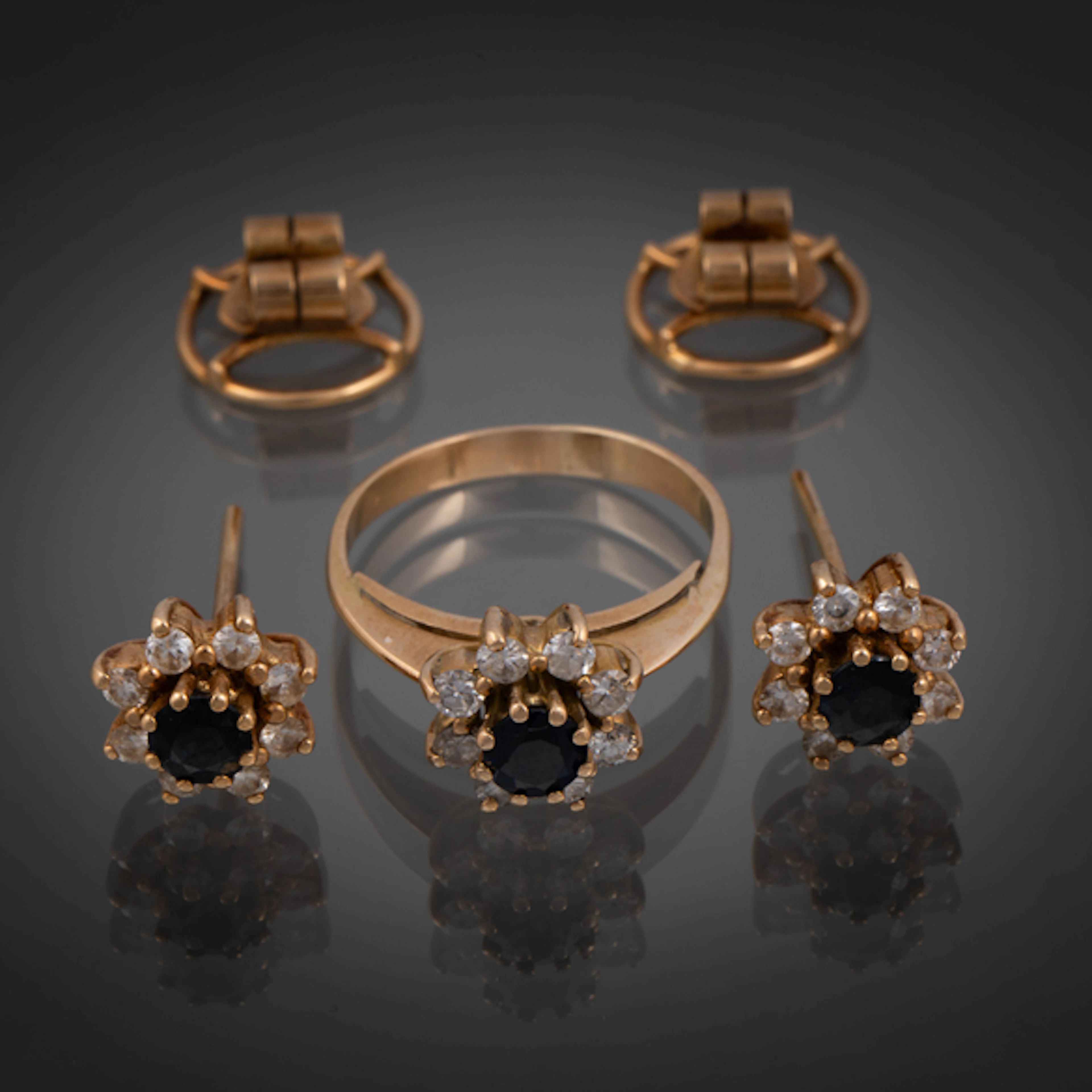 Conjunto de anillo y pareja de pendientes con brillante y zafiros