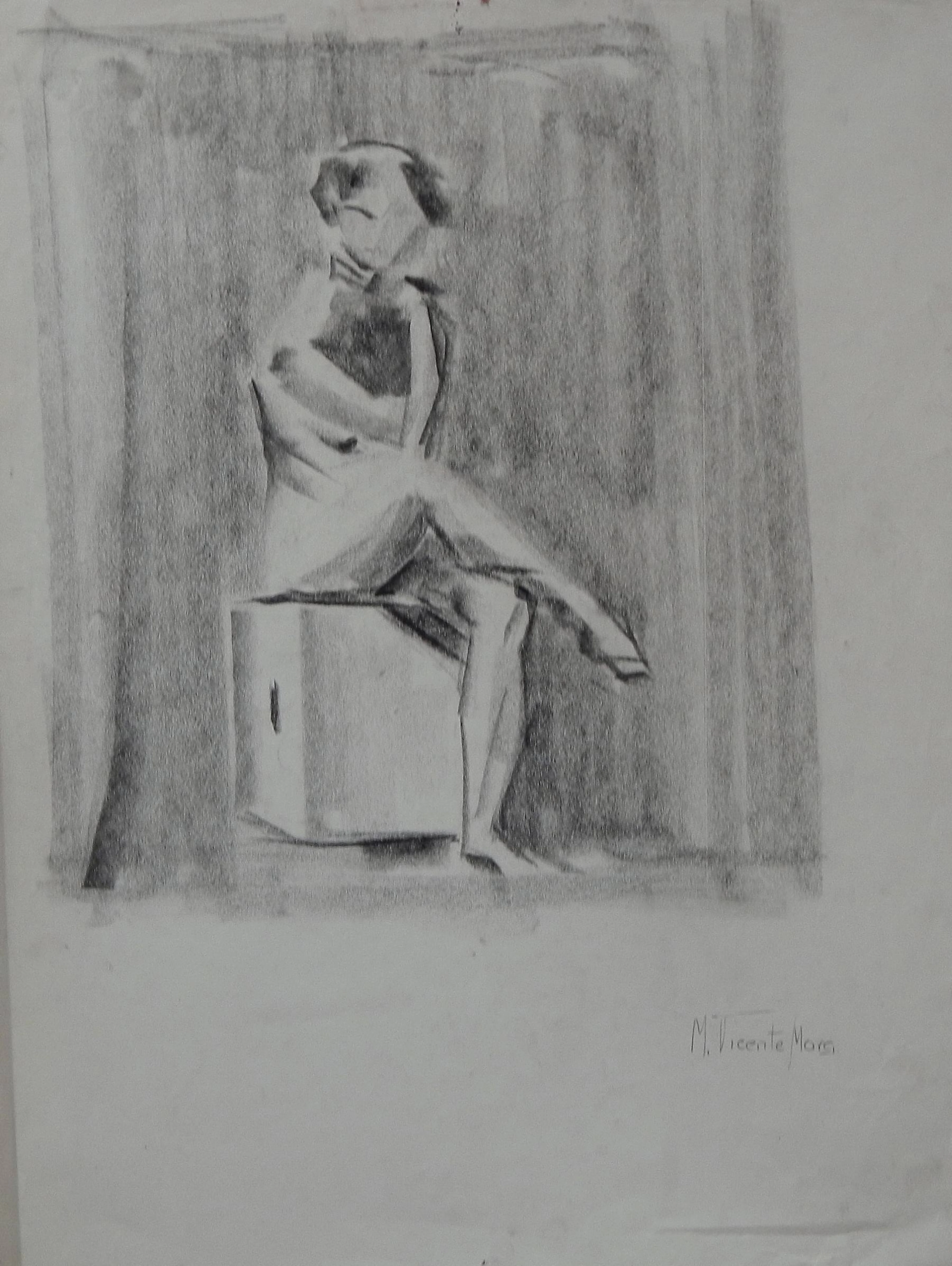 Manuel Vicente Mora. Charcoal on paper. “Female Nude”. Hand-signed. 43x34 cm.