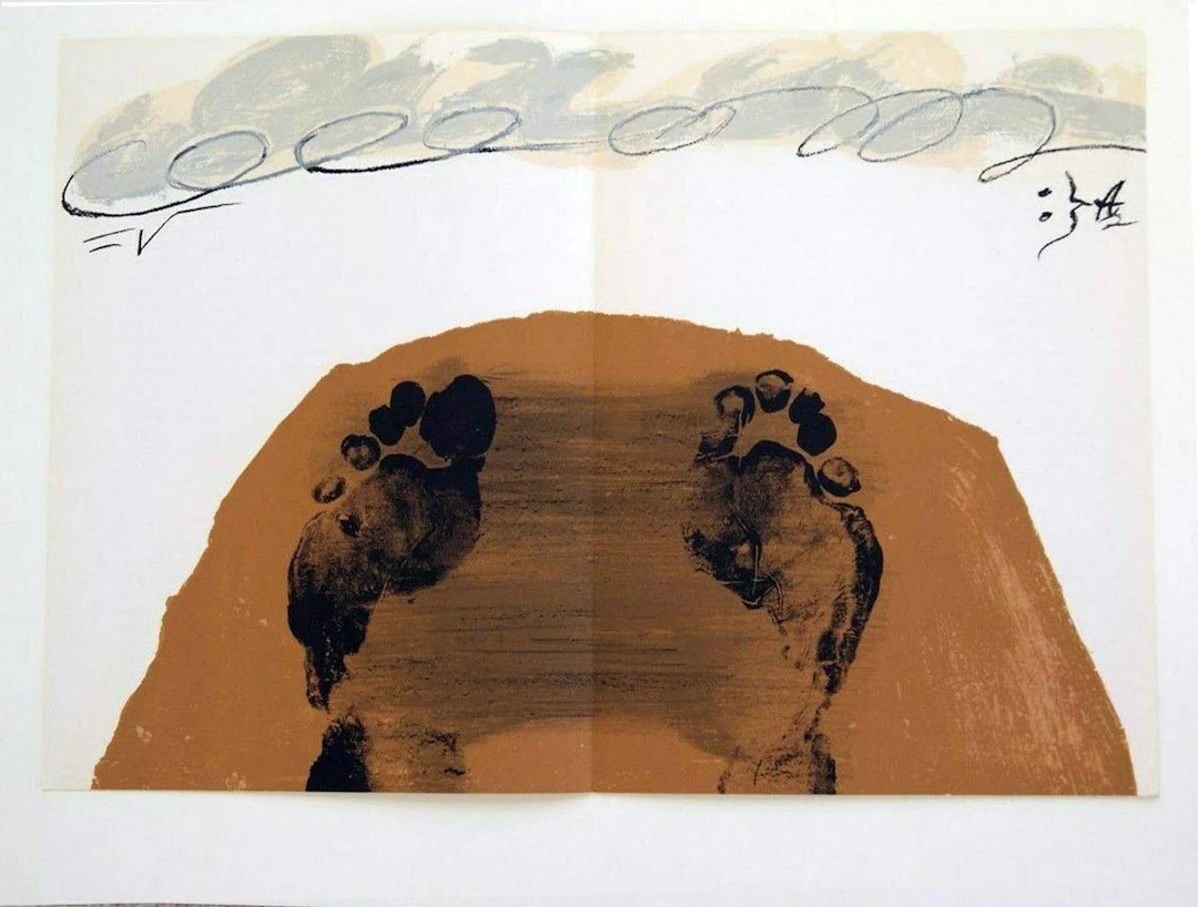 Antoni Tàpies: "Two feet on ocher"