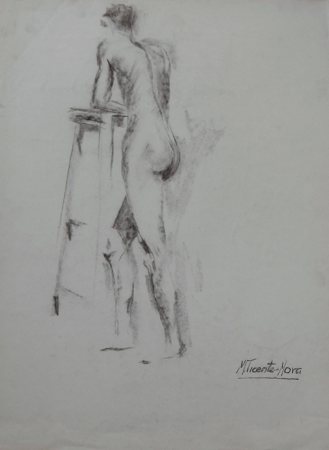 Manuel Vicente Mora. Charcoal on paper. “Male Nude”. Hand-signed. 43x34 cm.
