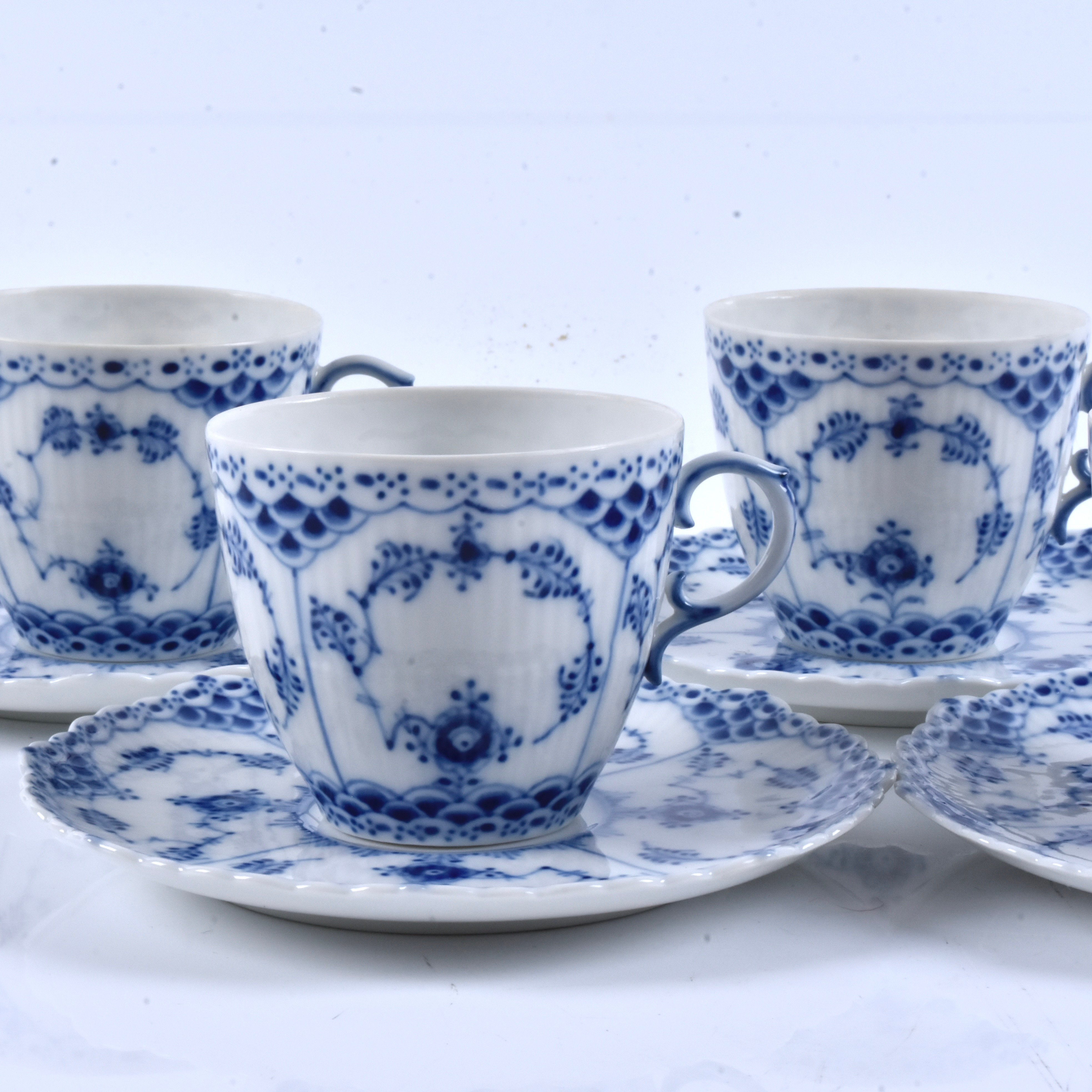 KAFFESERVIS, Musselmalet, halvblond, 8-delar, 1900-tal.
