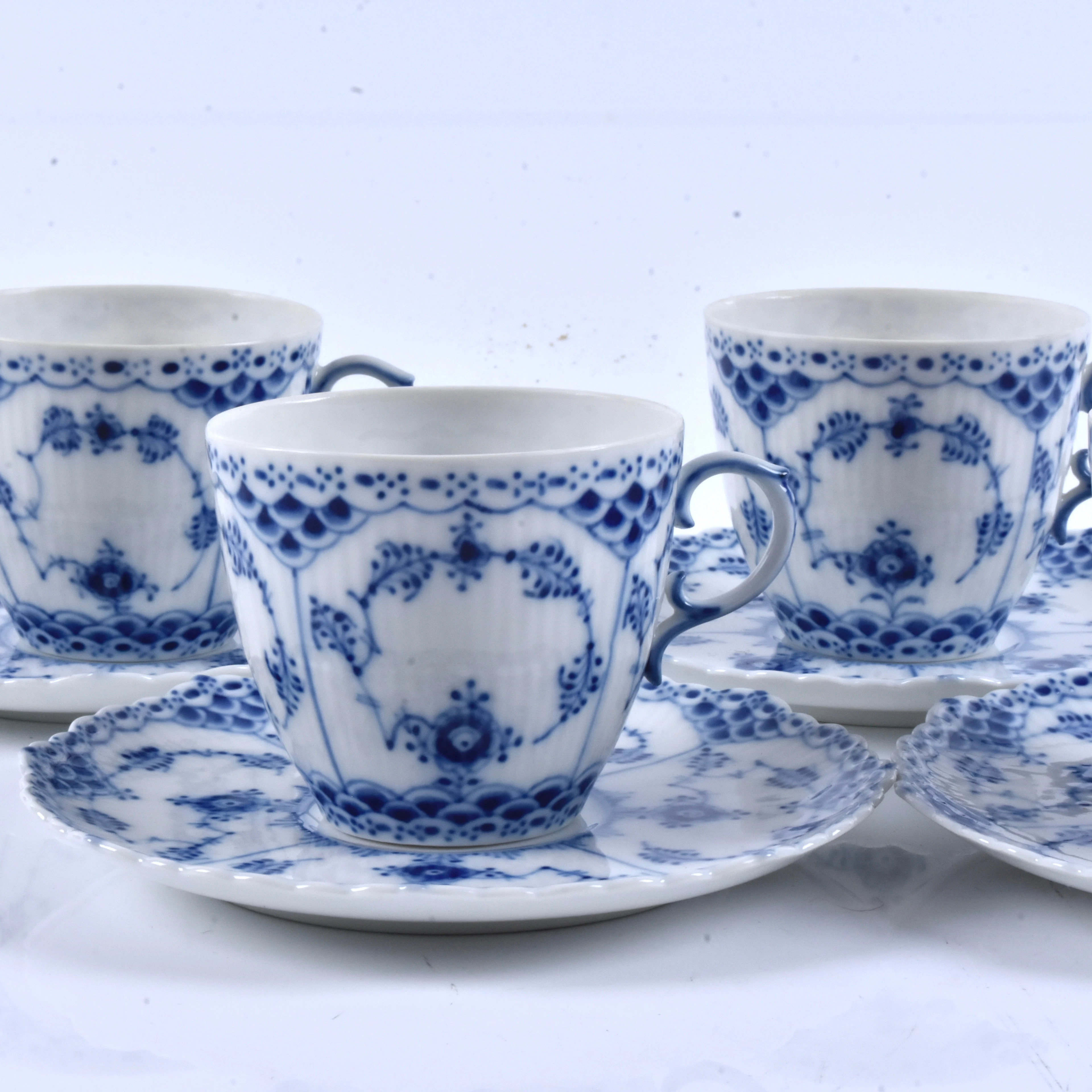 KAFFESERVIS, Musselmalet, halvblond, 8-delar, 1900-tal.