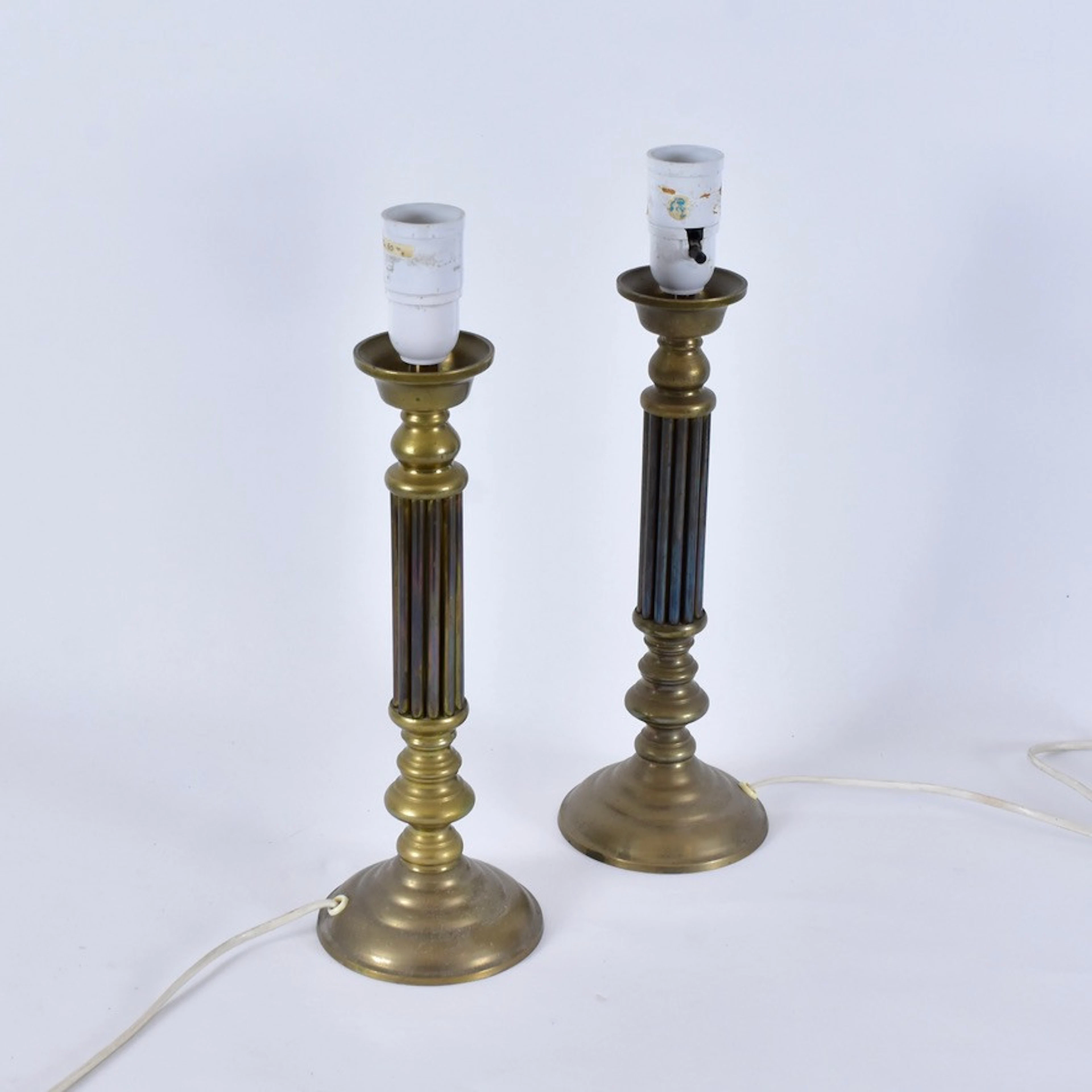 BORDSLAMPOR, 1-par, gulmetall, Gustaviansk stil, 1900-tal.