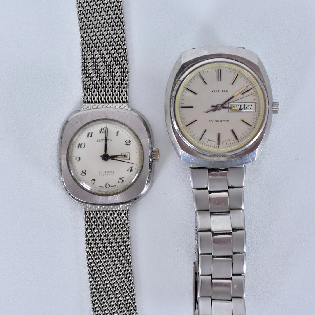 ARMBANDSUR, 2 st, Zentima och Rutina.
