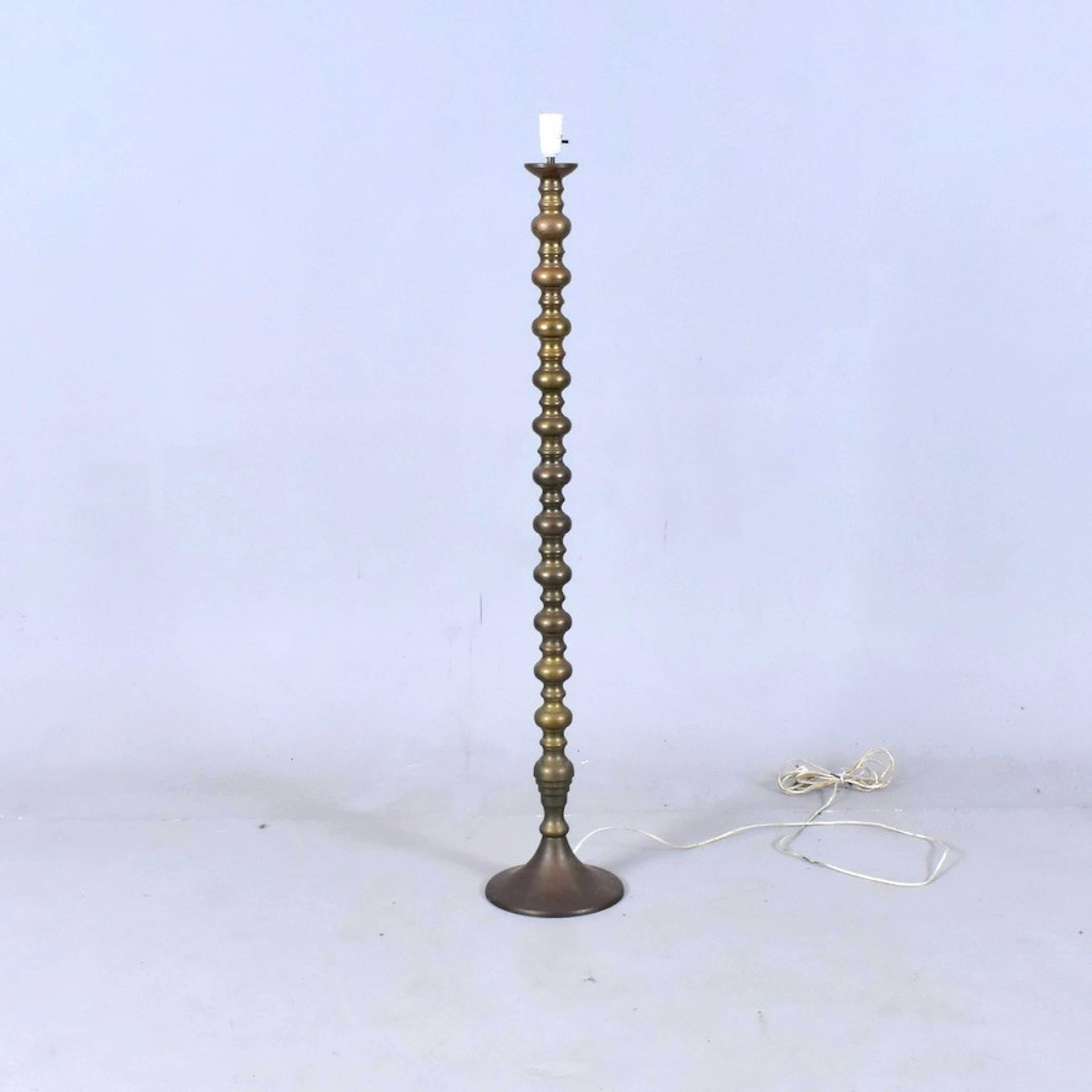 GOLVLAMPA, mässing, 1970-tal.