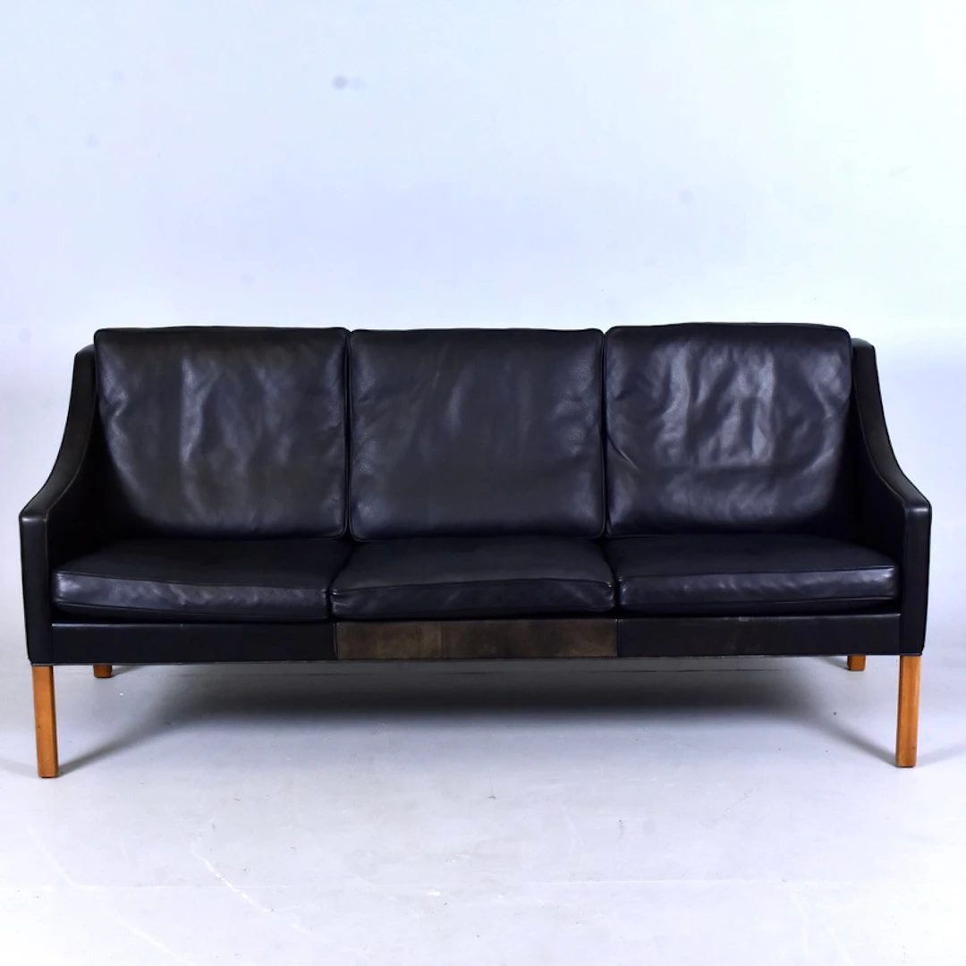 BØRGE MOGENSEN (1914–1972). Soffa, tresits, modell nr 2209, Fredericia