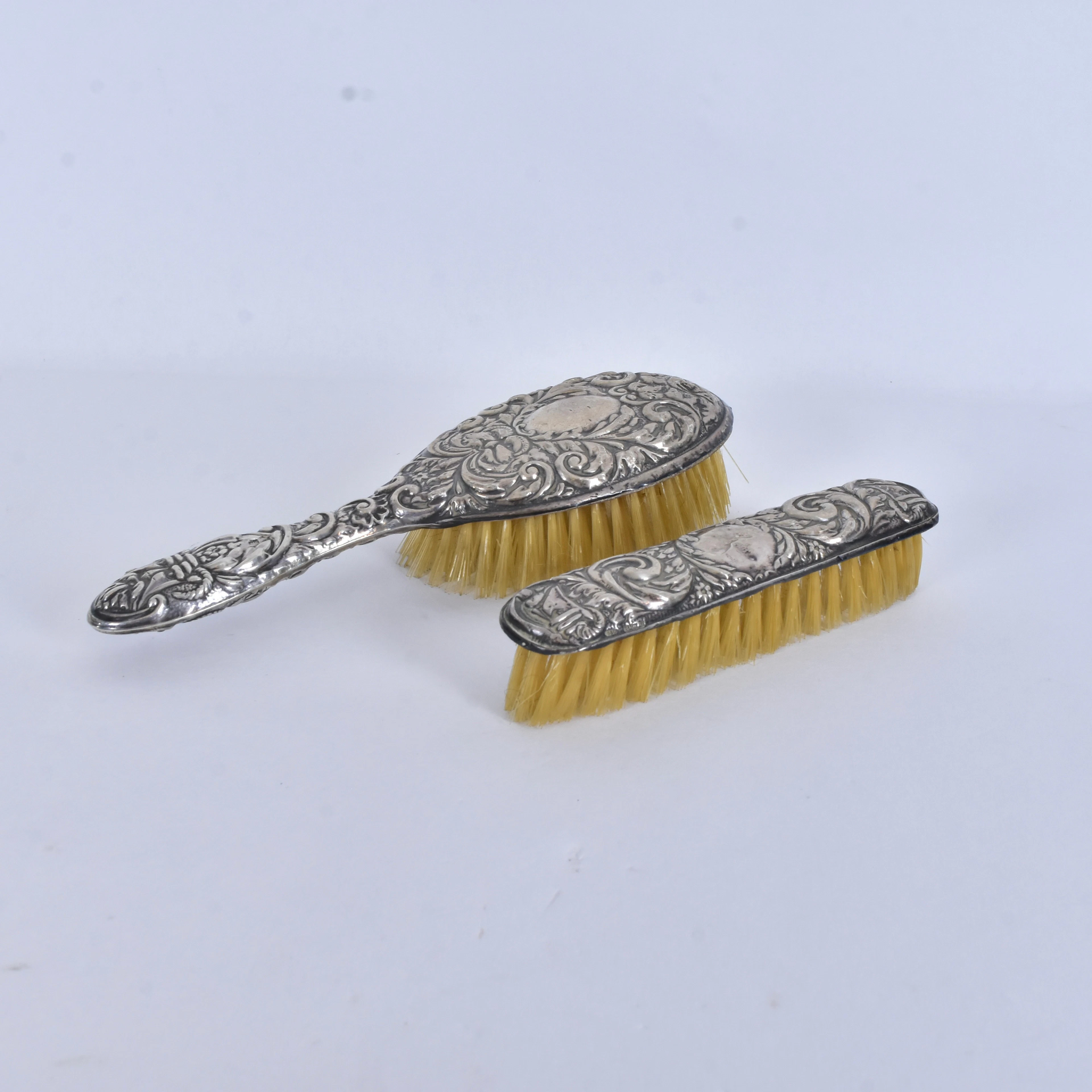 BORSTAR, 2 st, sterlingsilver, stämplade W I Brodway & Co Birmingham 1941.