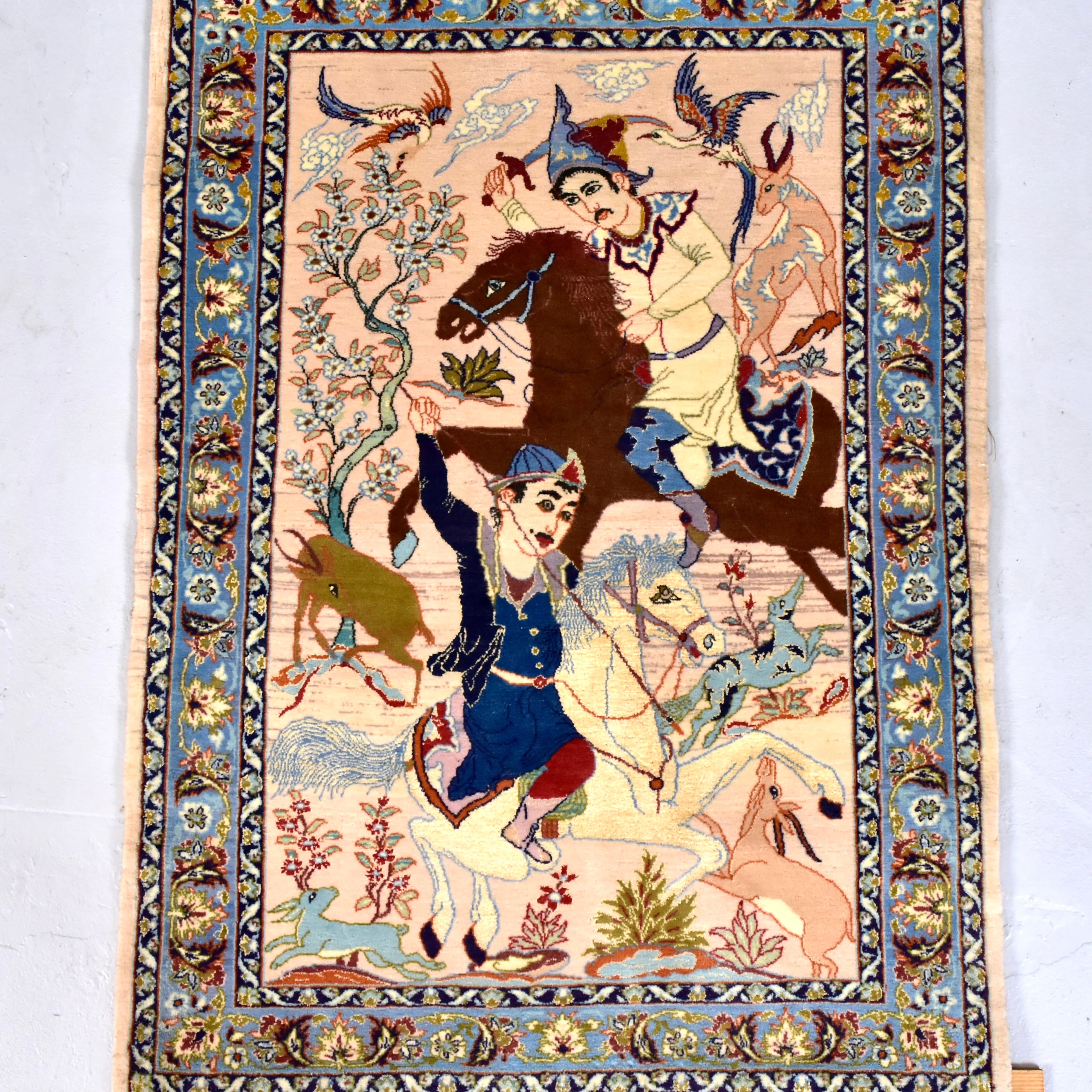 MATTA, old Ghom figural med silkeinslag.