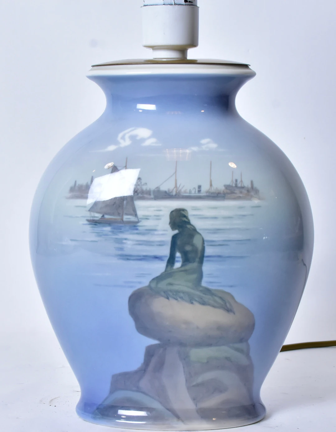 BORDSLAMPA, porslin, Royal Copenhagen modell 2770/3088.