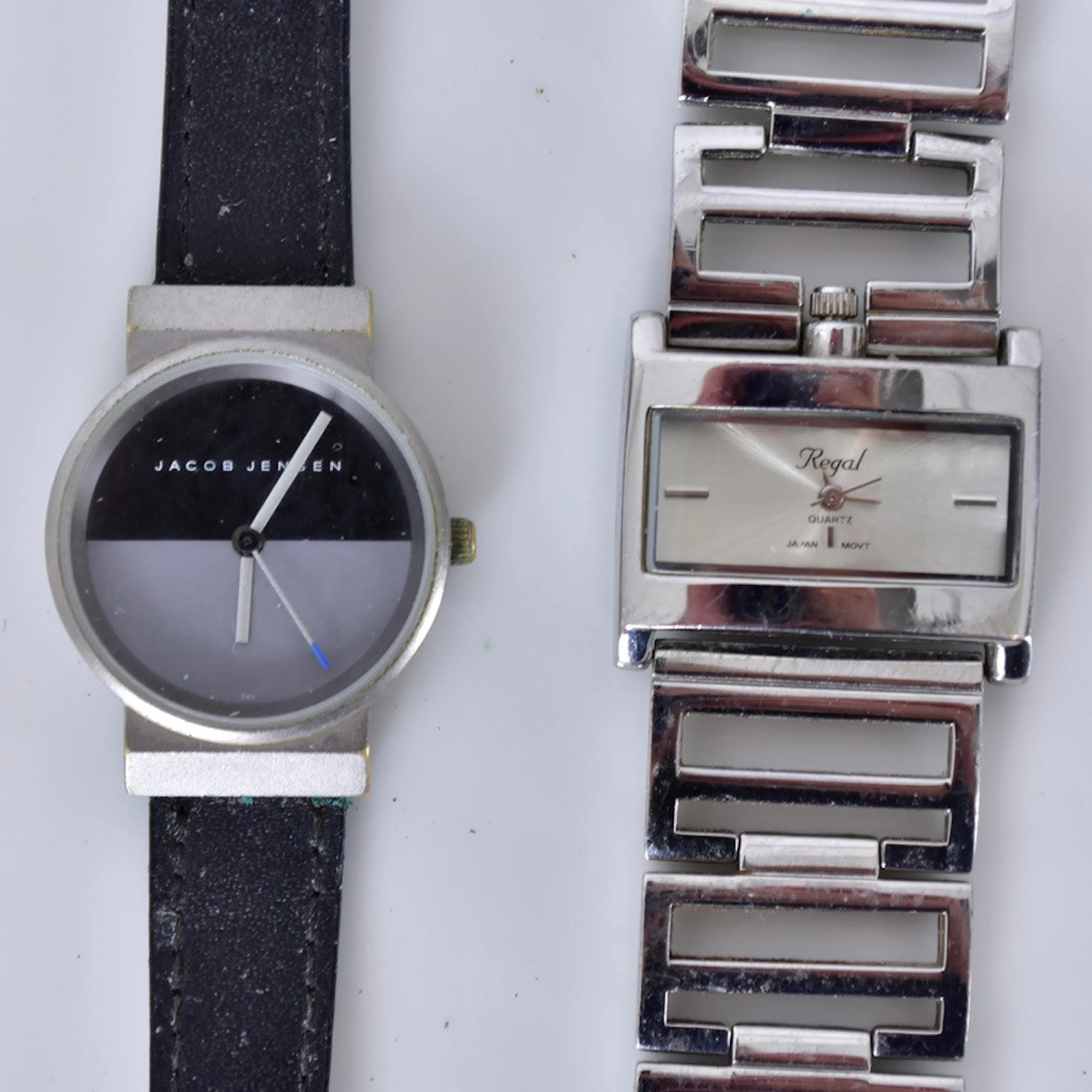 ARMBANDSUR, 2 st, metall, Jacob Jensen respektive Regal.