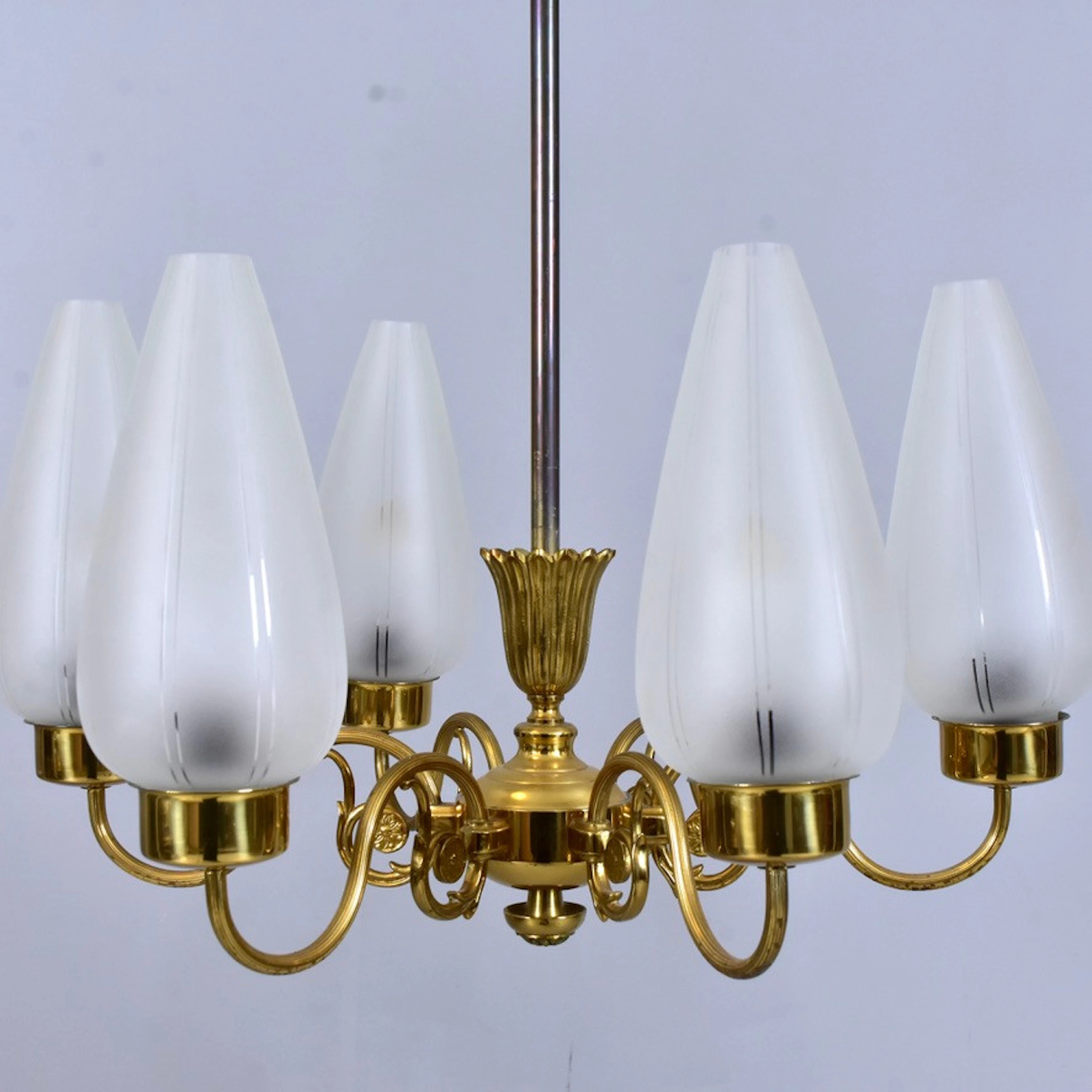 TAKLAMPA, mässing och glas, 1900-tal.