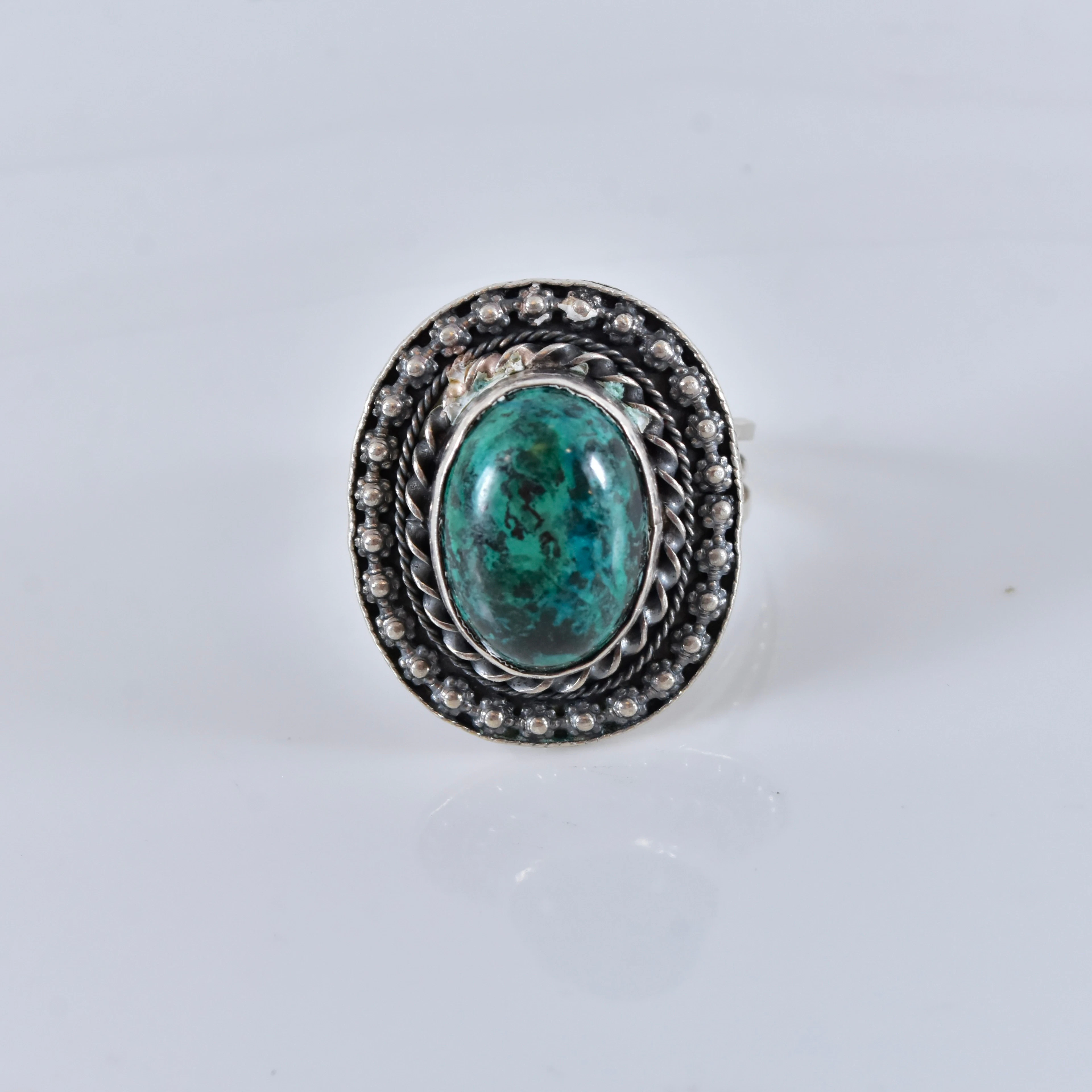 RING, med grön sten, sterlingsilver.