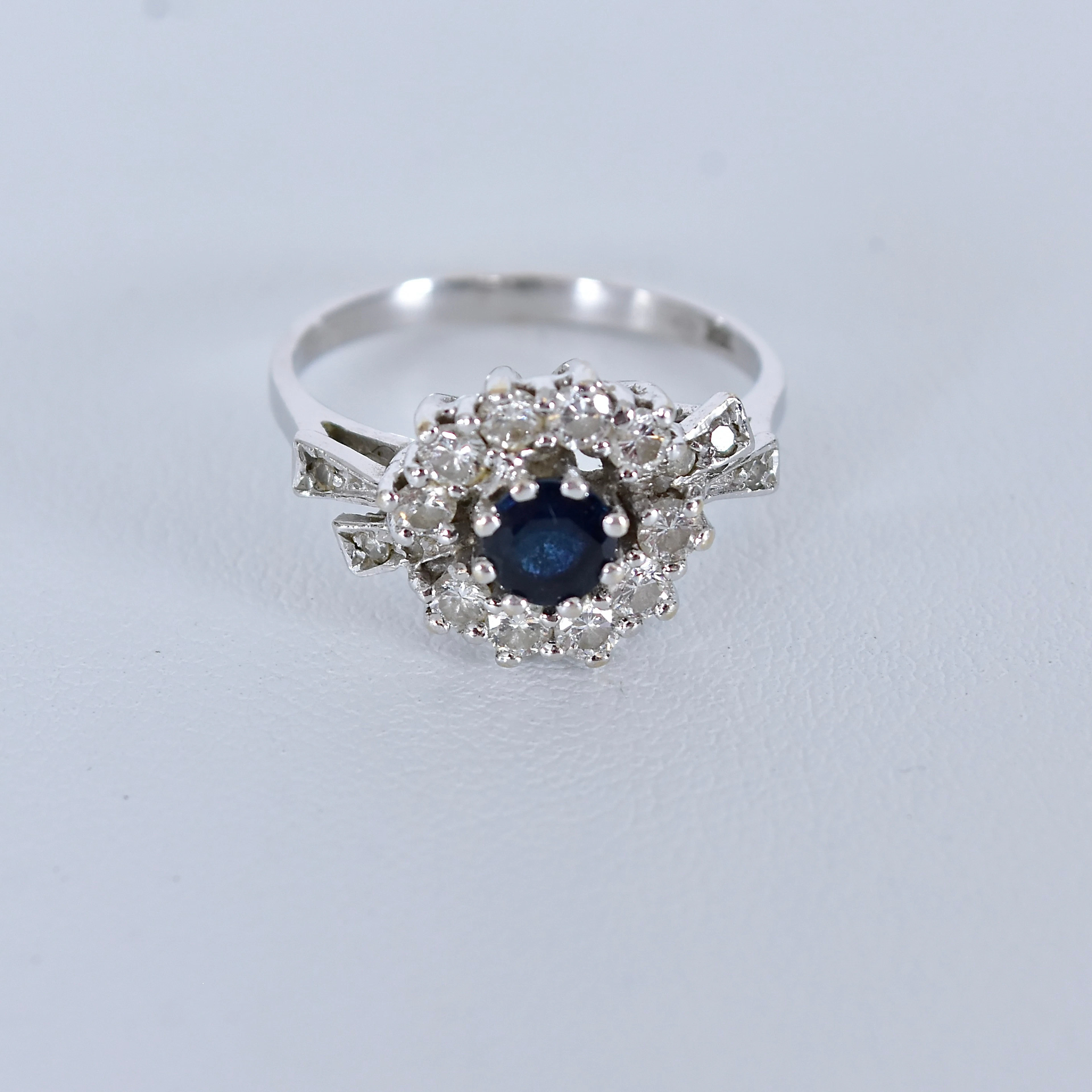 CARMOSÉRING, 0,46ct, vitguld 18K.