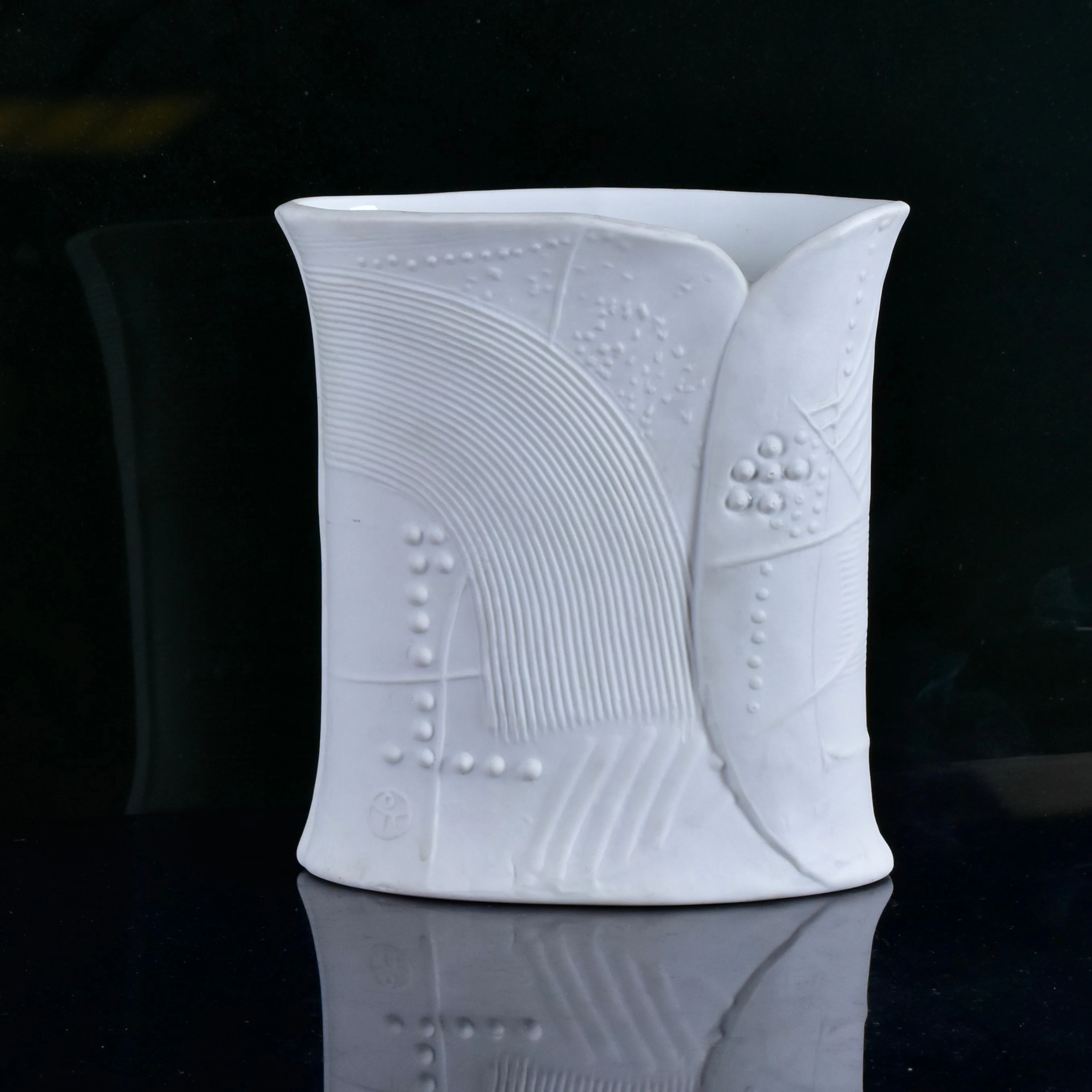 BERTIL VALLIEN. vas, stengods, "Terra".