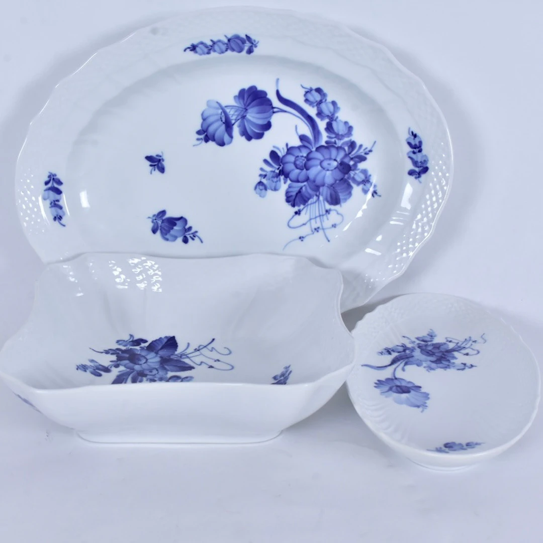 3 DELAR PORSLIN, Royal Copenhagen Blå Blomst.
