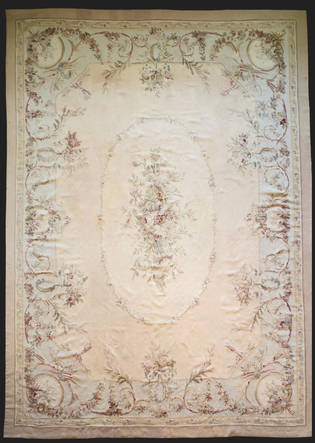 MATTA, handknuten, Aubusson, Frankrike, Antik.