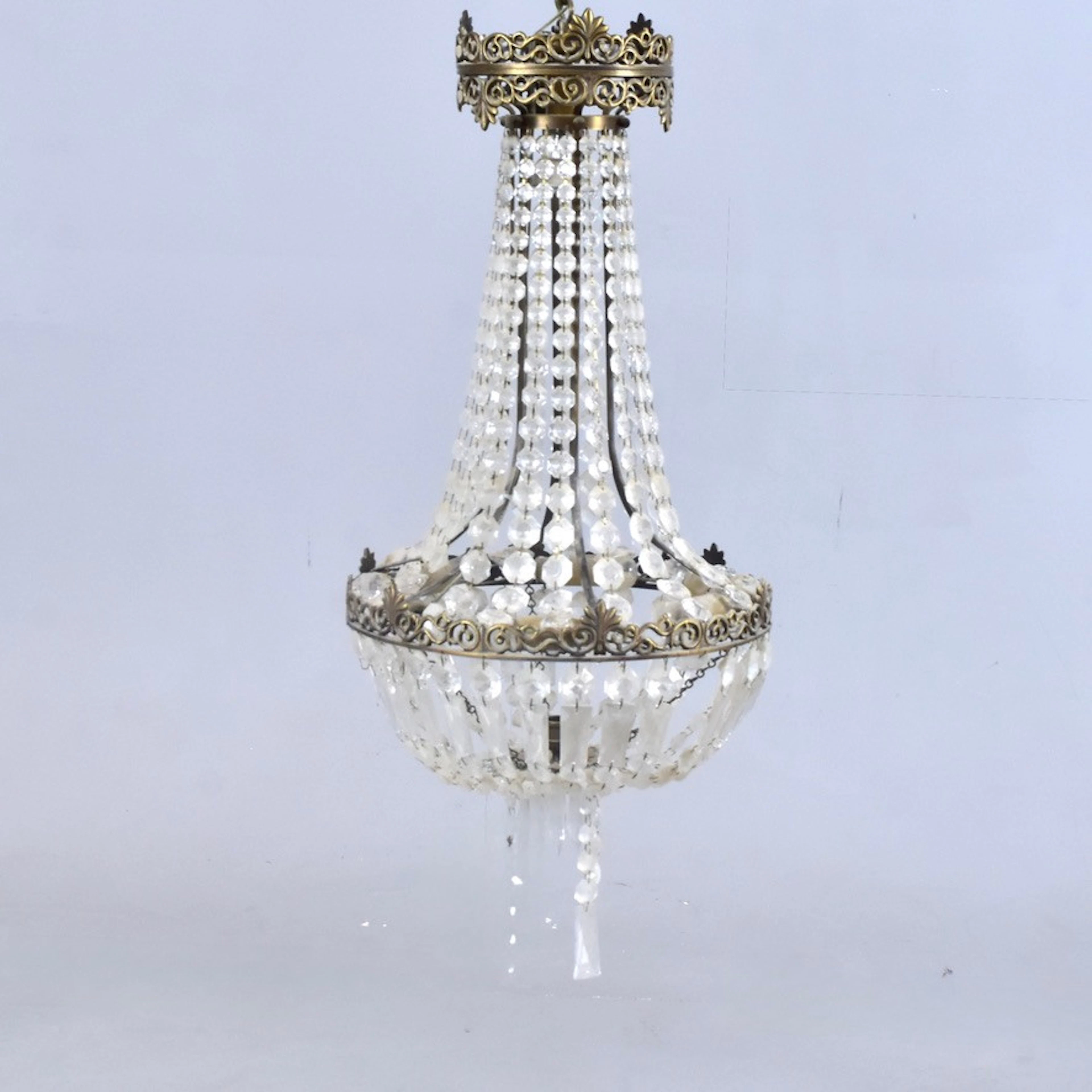 KRISTALLKRONA, mässing med prismor, 1900-tal.
