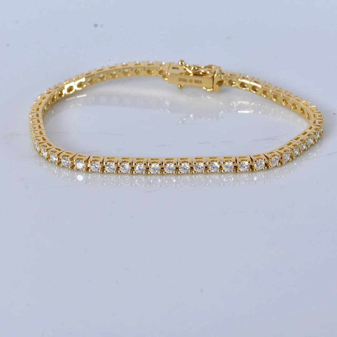 ARMBAND, tennisarmband 2,20ct, 18K.