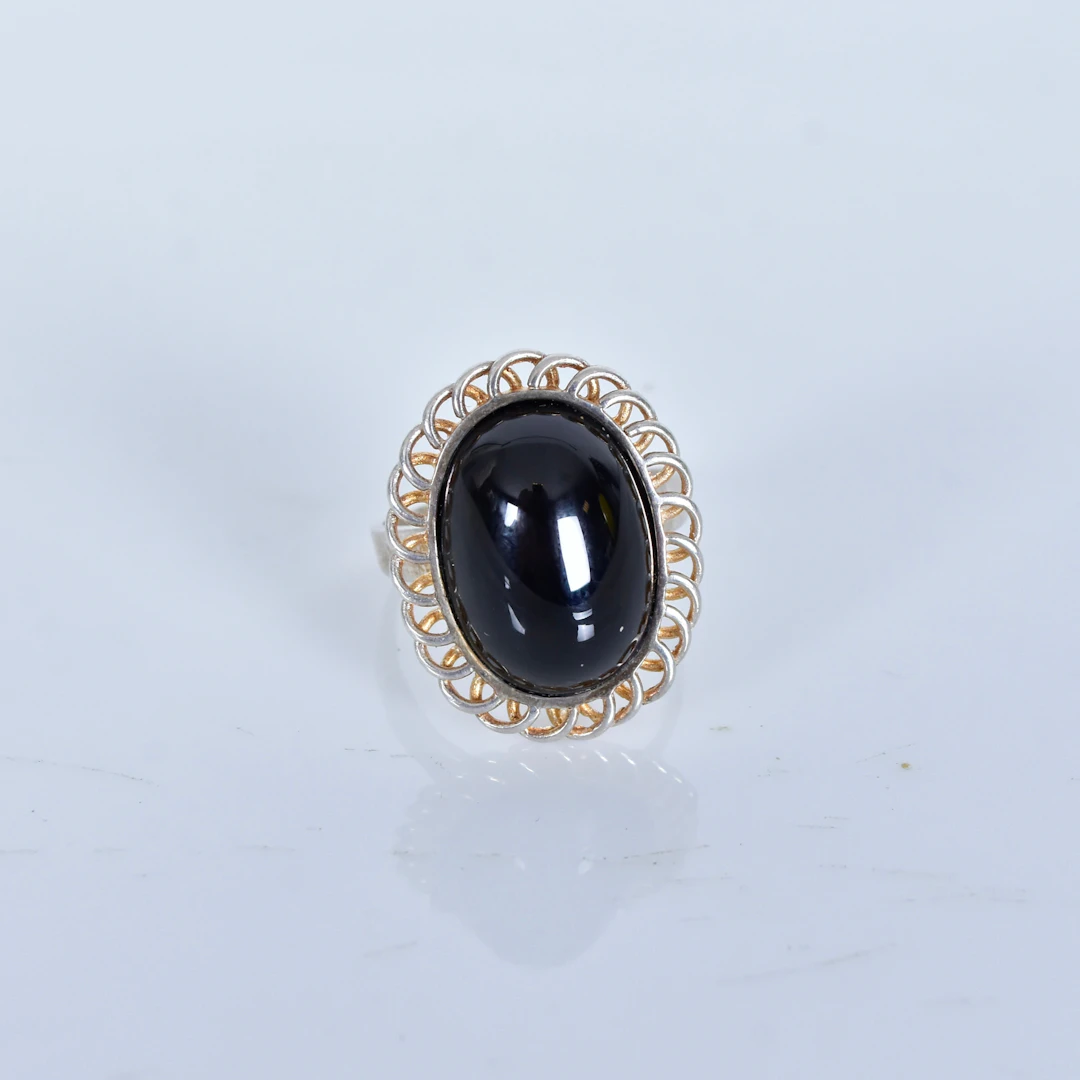 RING, silver med cabochonslipad onyx, Ekström Sweden AB Falköping 1986.