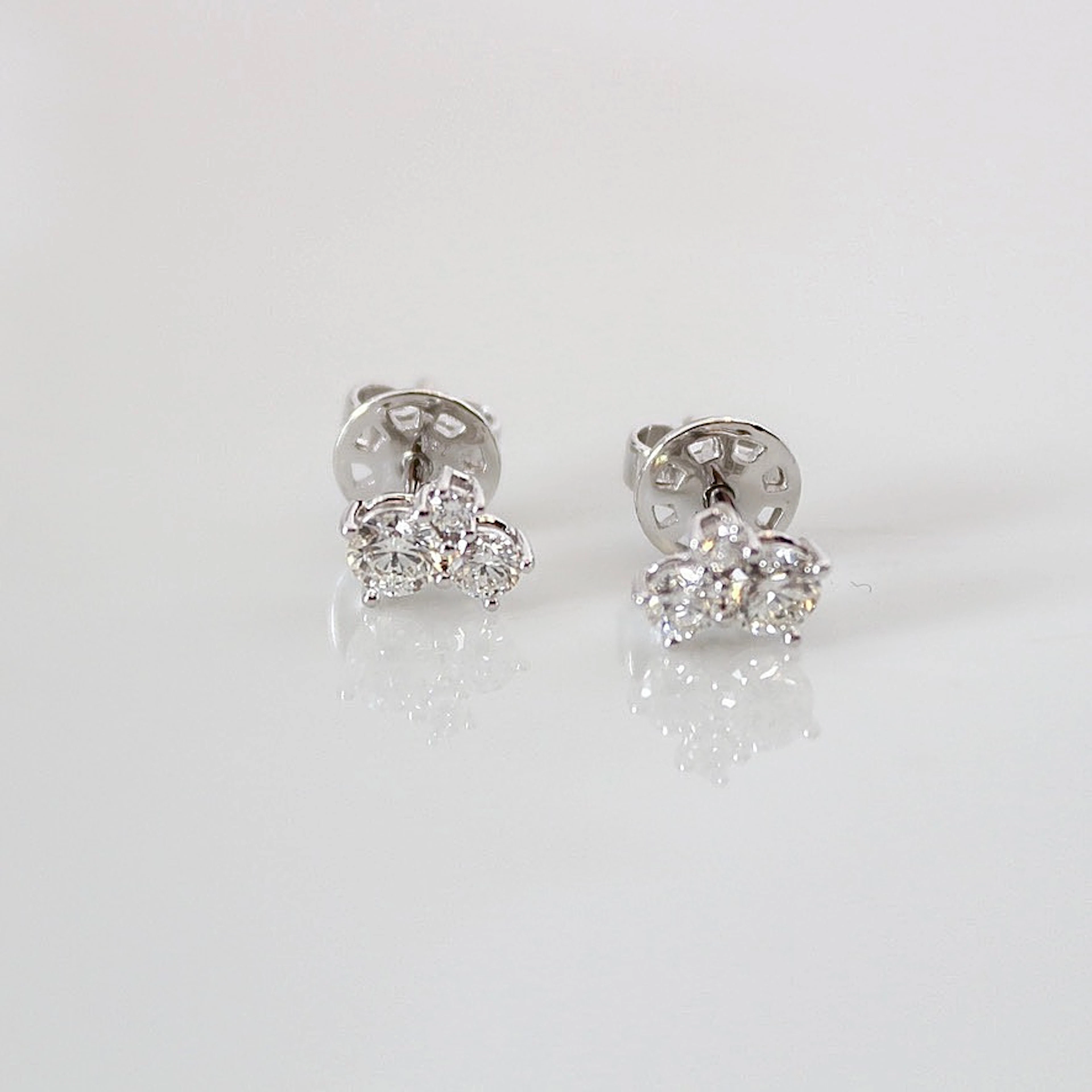 DIAMANTÖRHÄNGEN, ett par, 0,57ct vitguld 18K.