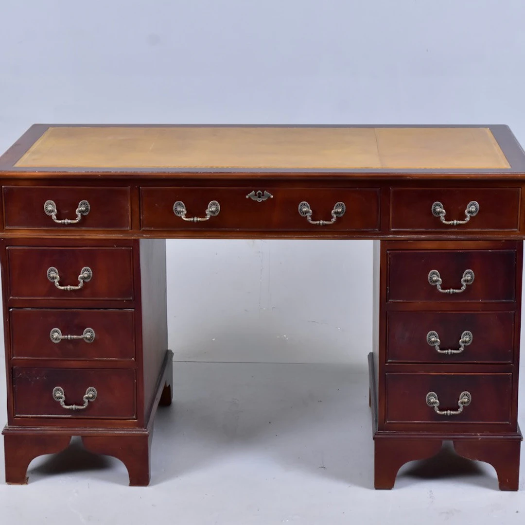 SKRIVBORD, mahogny med läderklädd skiva, Engelsk stil, 1900-tal.