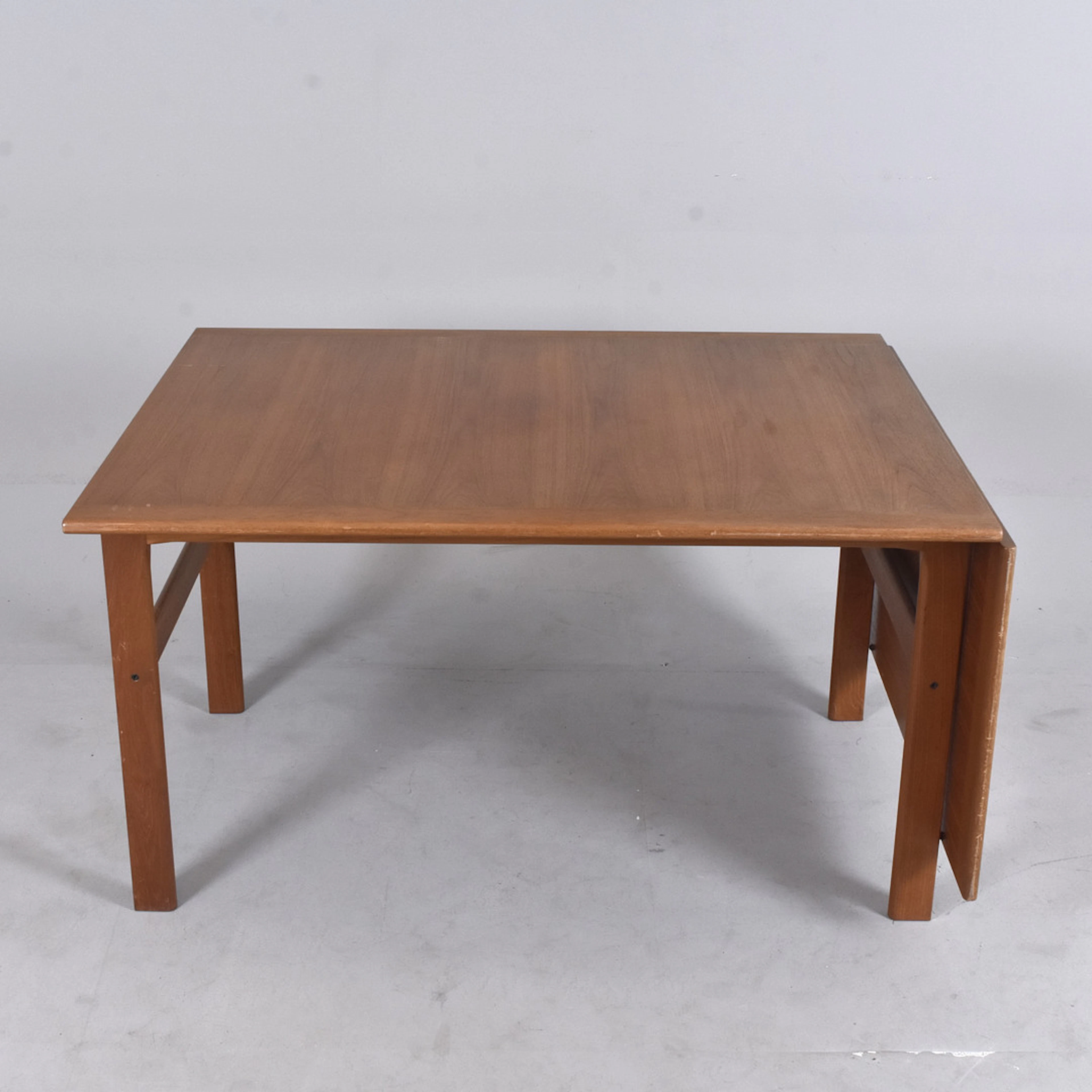 GEORG PETERSEN. matbord, teak, Farum Møbelfabrik Danmark 1960/70-tal.