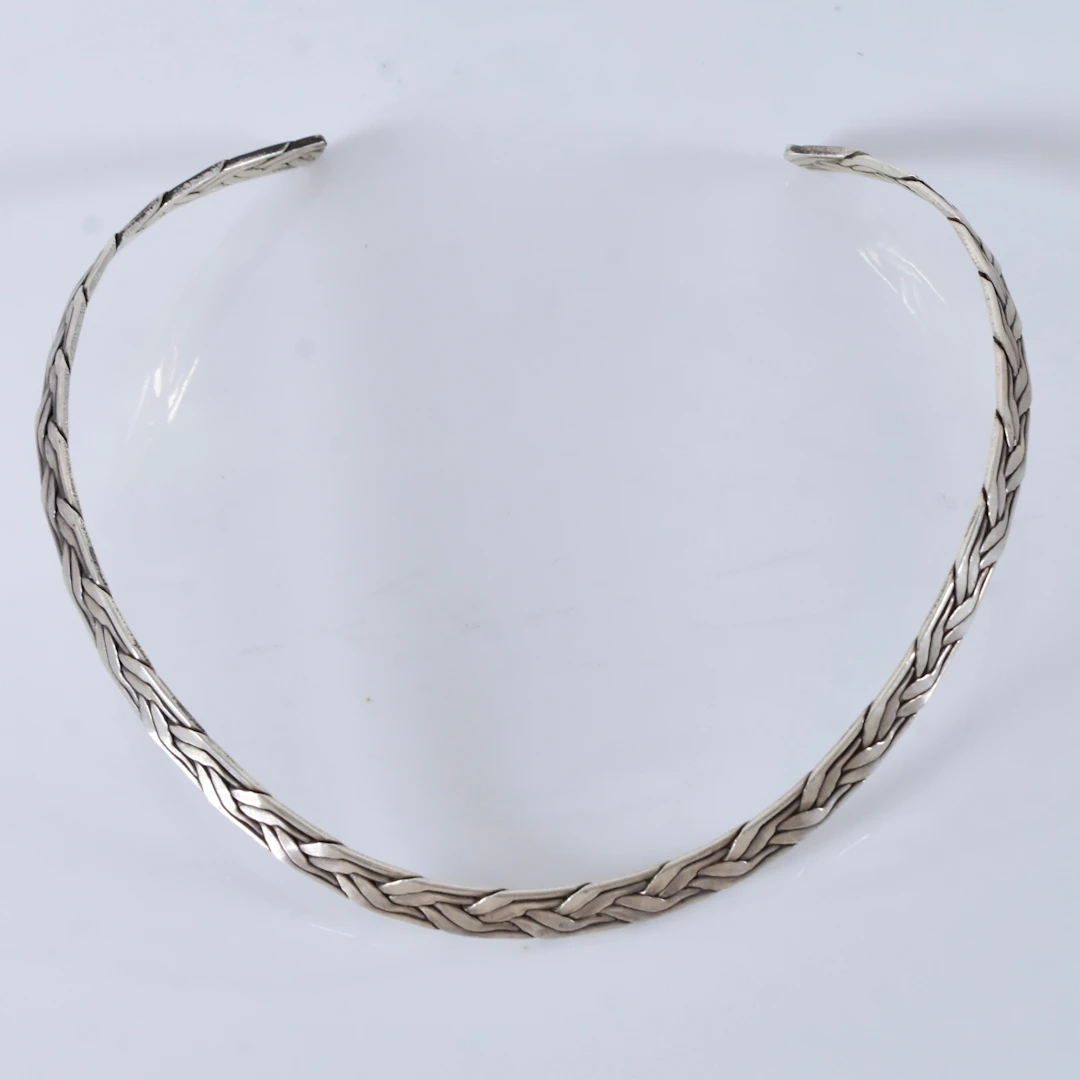 HALSSMYCKE, flätat mönster, sterlingsilver.