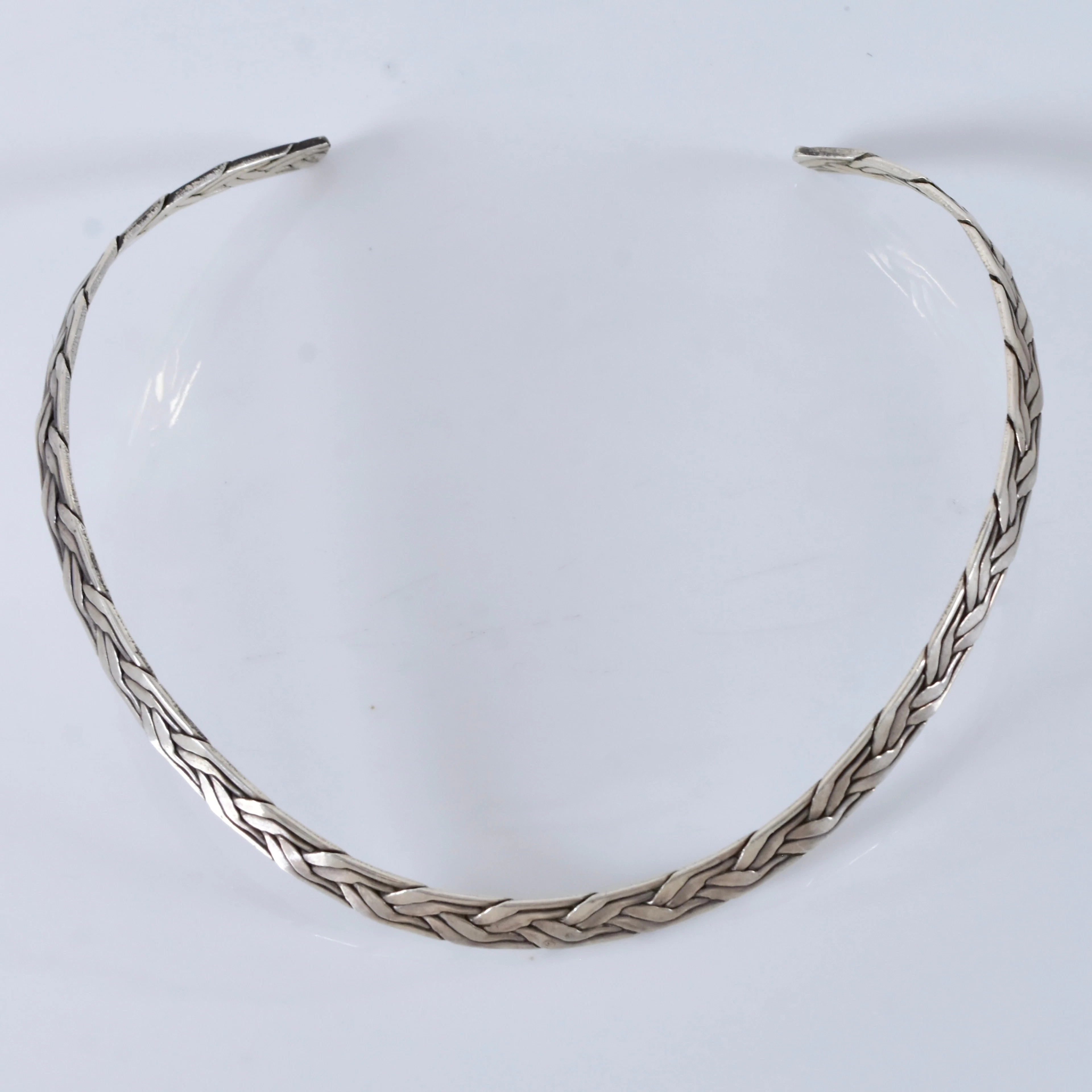 HALSSMYCKE, flätat mönster, sterlingsilver.