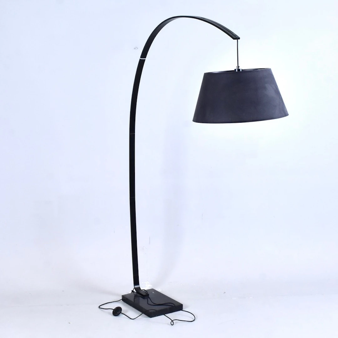 GOLVLAMPA, Arc golvlampa, svart, från PR home.
