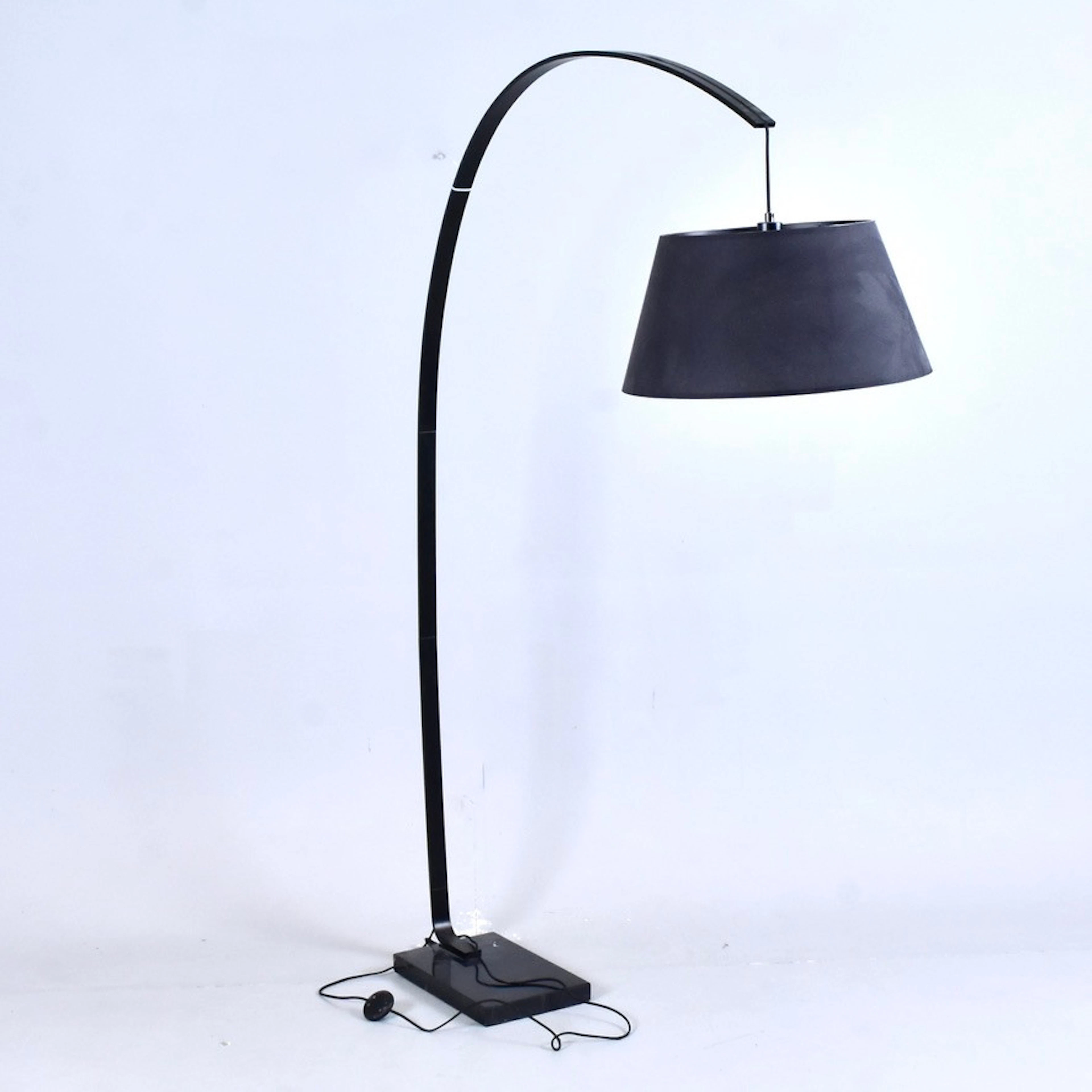 GOLVLAMPA, Arc golvlampa, svart, från PR home.