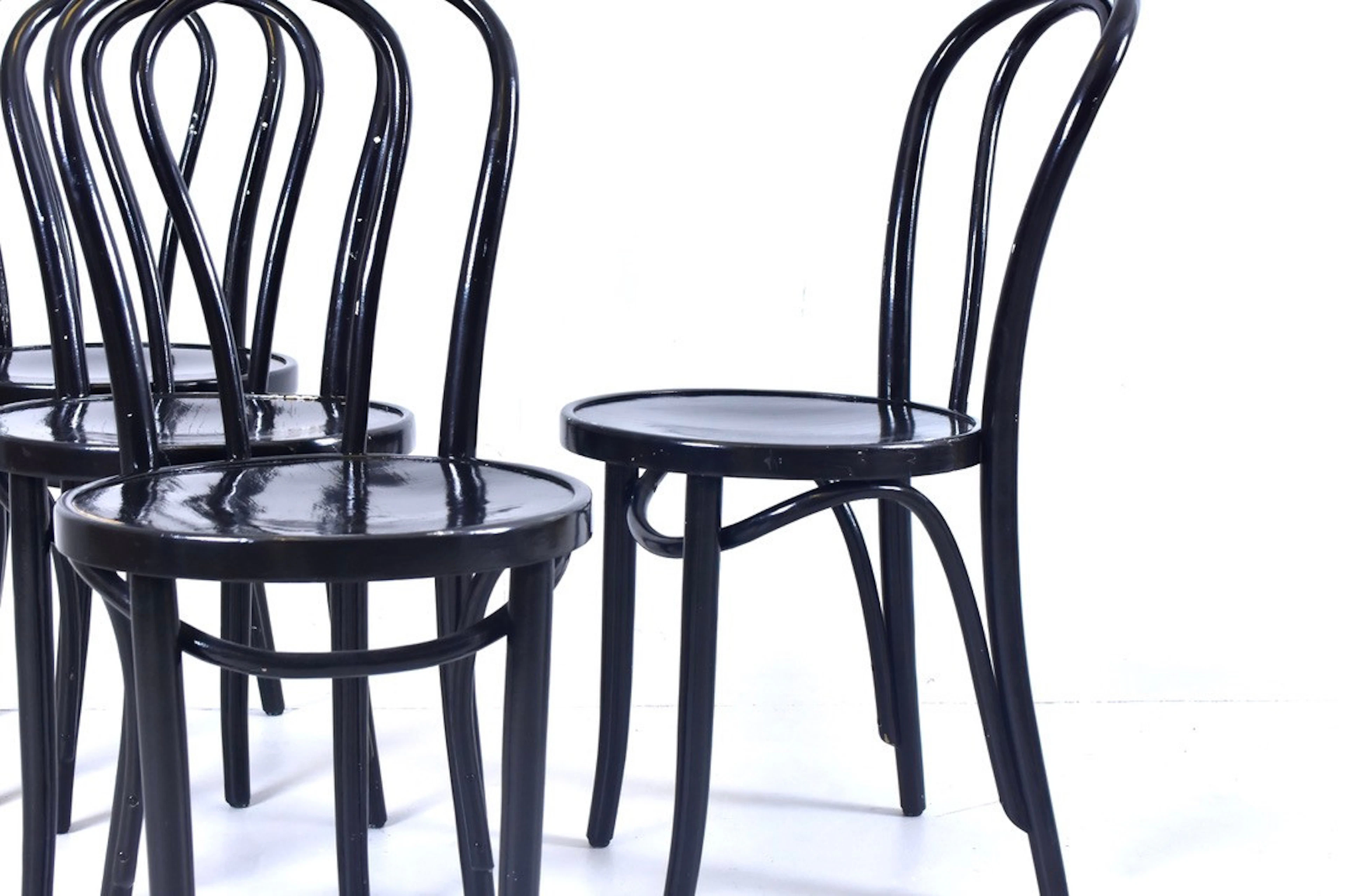 GILLIS LUNDGREN. Stolar, 4 st, "Ögla", böjträ, IKEA, 1900-talets andra hälft.