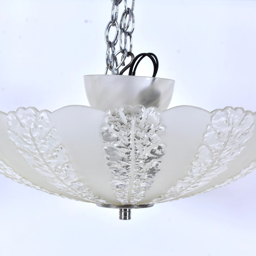 PLAFONDLAMPA, delvis frostat glas, 1950-tal.