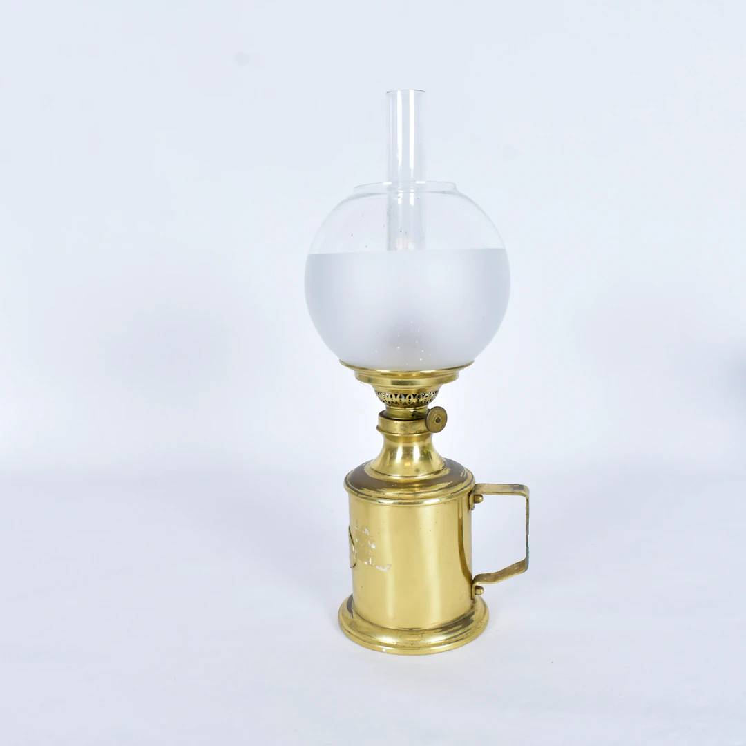 BORDSFOTOGENLAMPA, mässing och glas, G.V. Harnisch, köpenhamn.