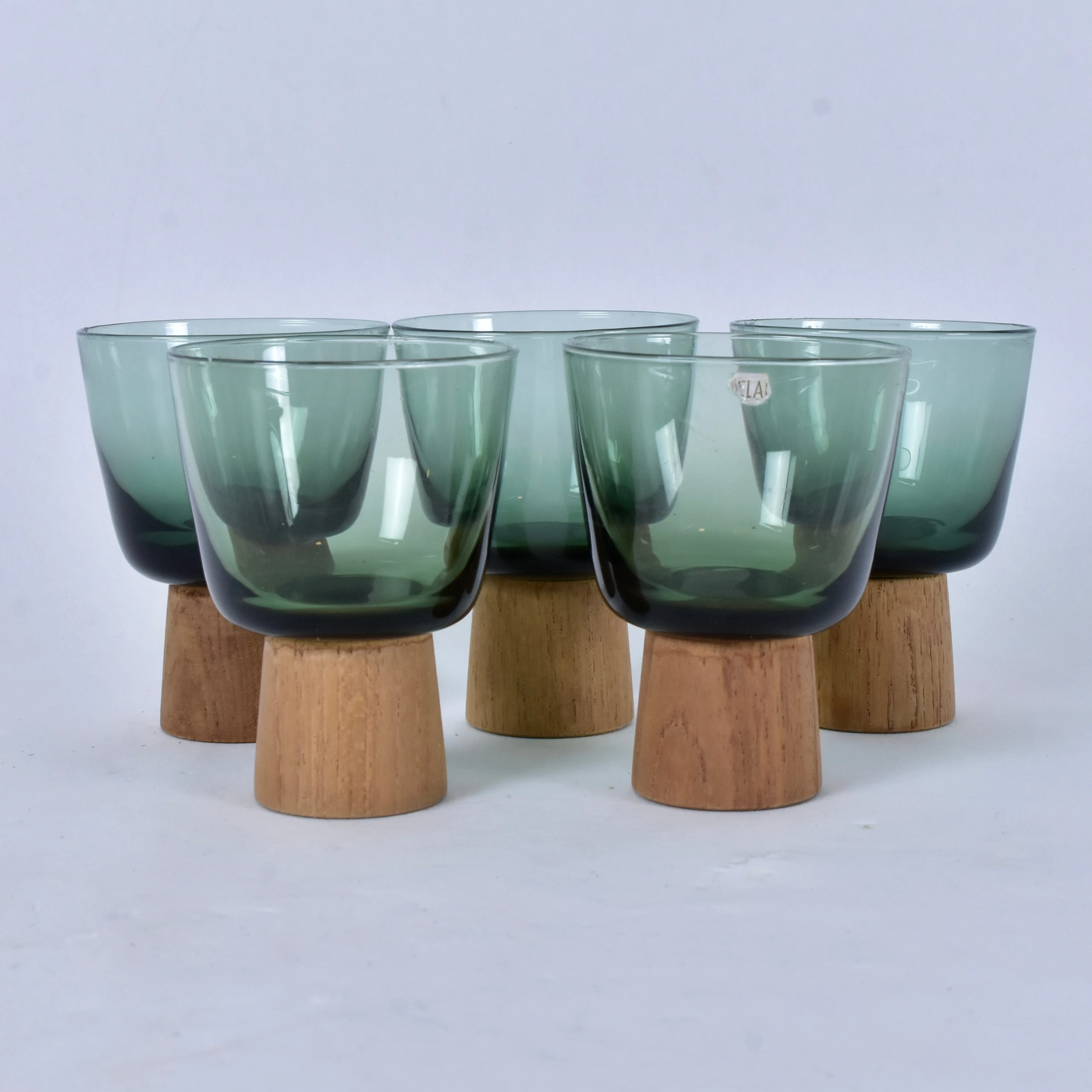 WILLY JOHANSSON. Glas på träfot, 5-stycken, "Buster", Hadeland, Norge.