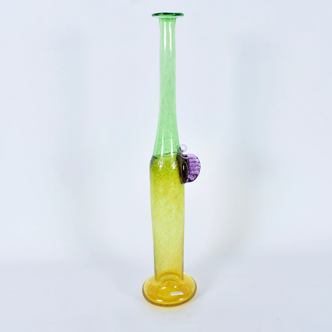 BERTIL VALLIEN. skulptur/flaska, polykrom glasmassa, Kosta Boda "Windpipe".