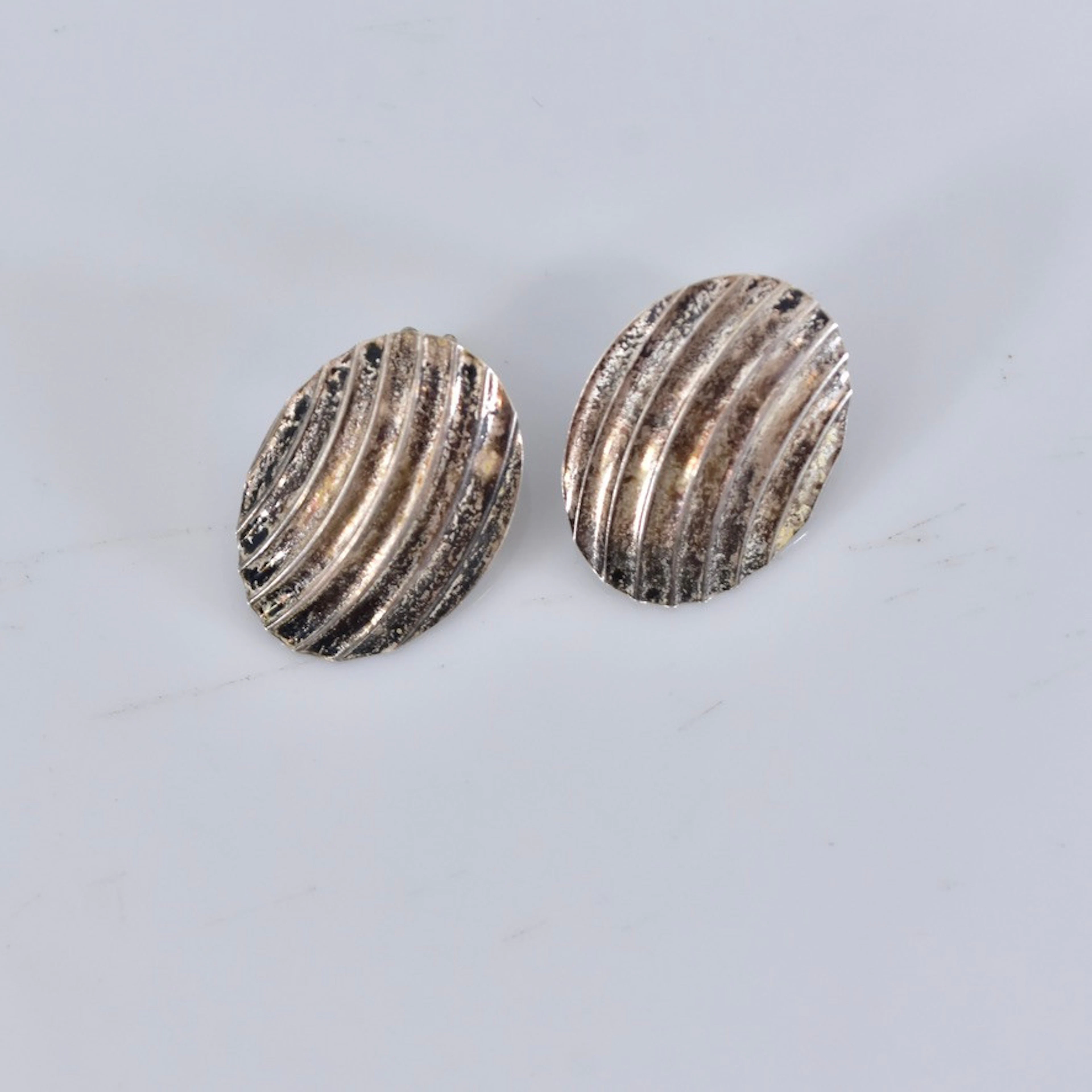 ÖRHÄNGEN, ett par, snäckform, sterlingsilver.