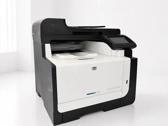 Hewlett Packard LaserJet Pro CM1415fnw multifunktionsfarveprinter.
