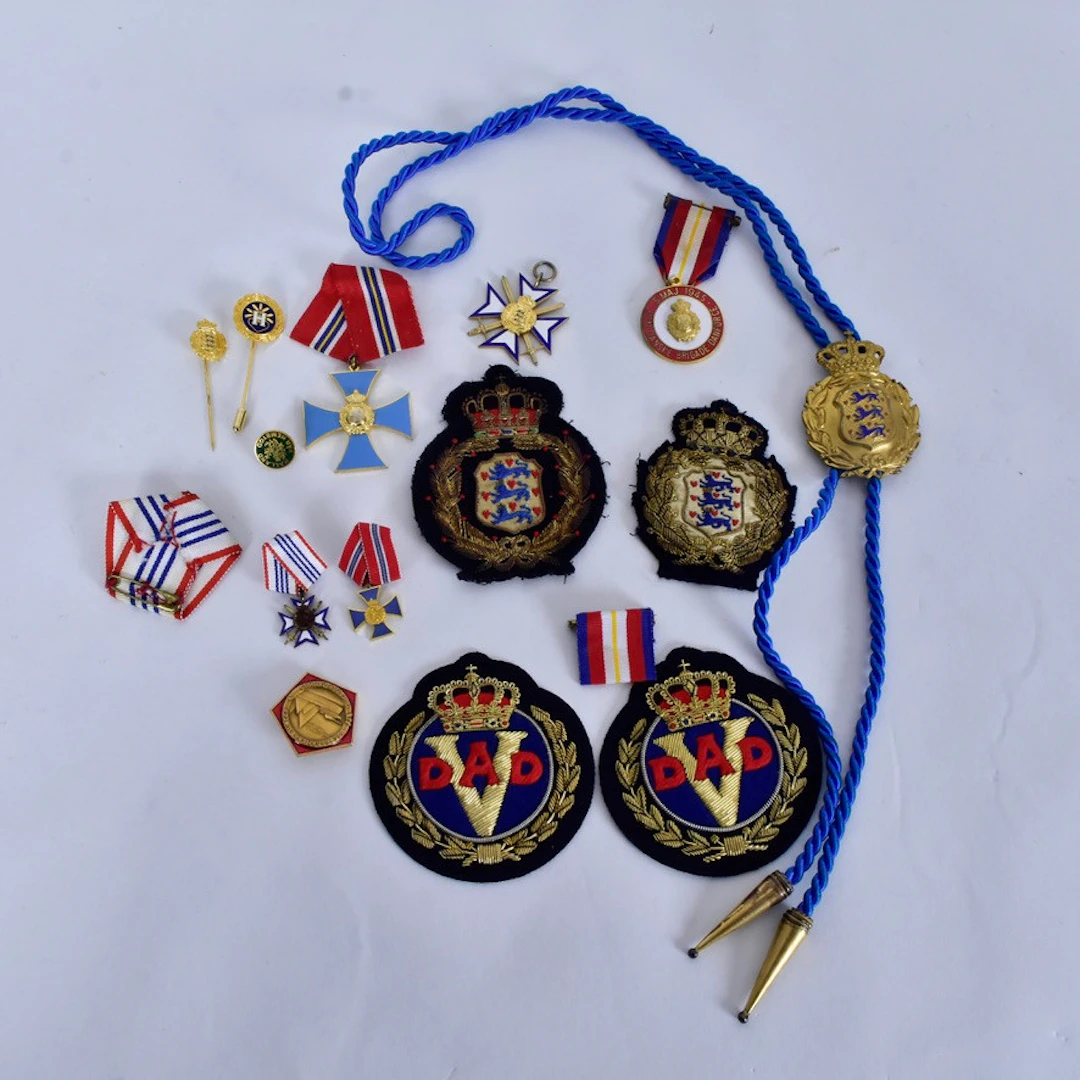 PARTI DANSK MILITARIA, Frihetskorset i silver och emalj mm.