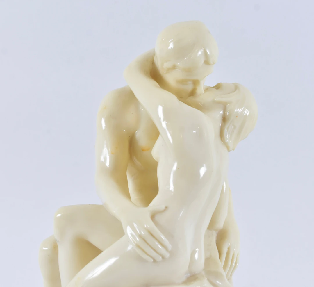FIGURIN, gjutmassa, "Kyssen", efter A. Rodin, 1900-tal.