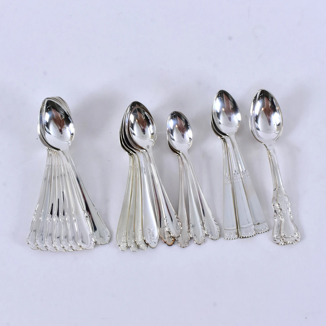 KAFFESKEDAR, silver, olika modeller, total vikt 378 gram.