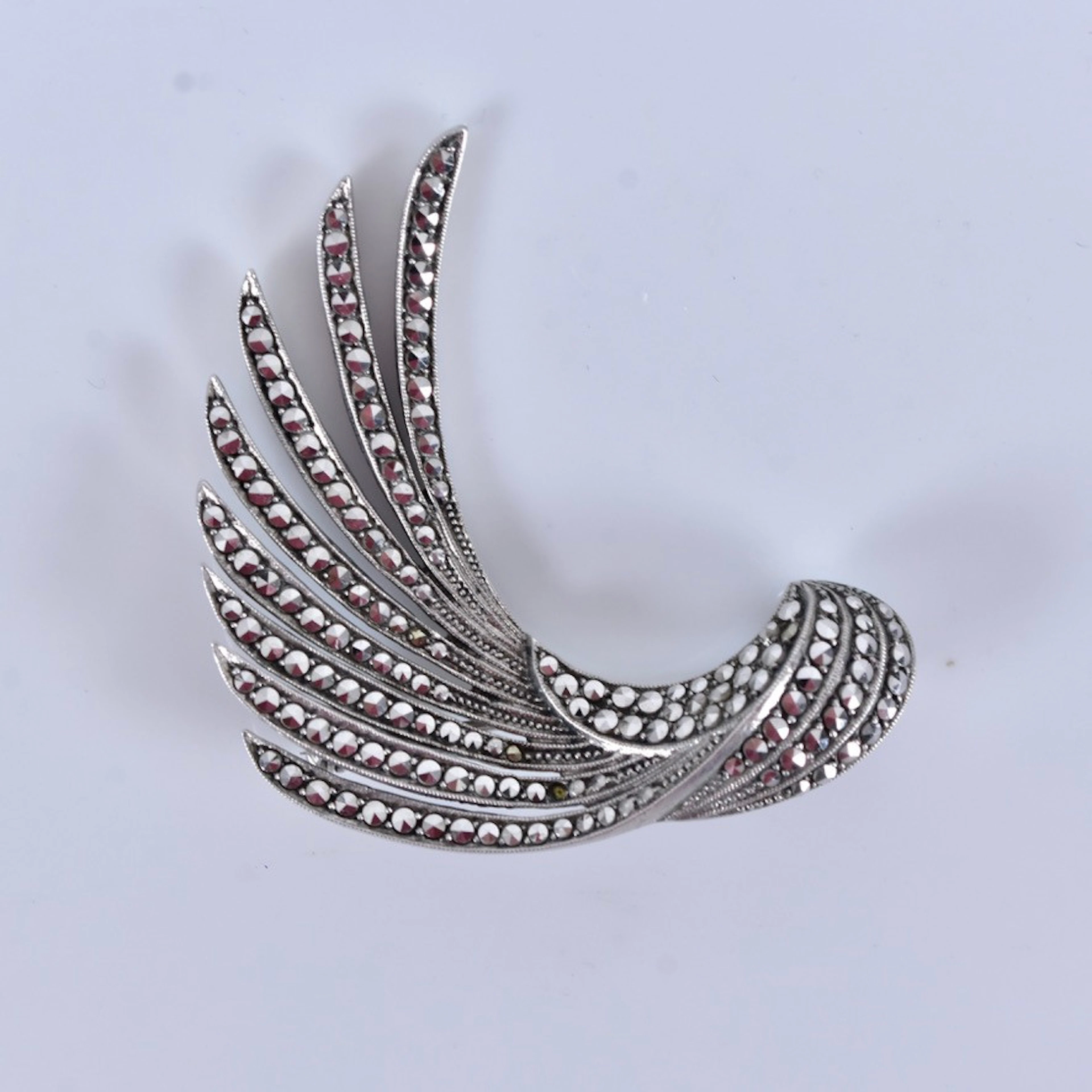 BROSCH, med markasiter, silver.