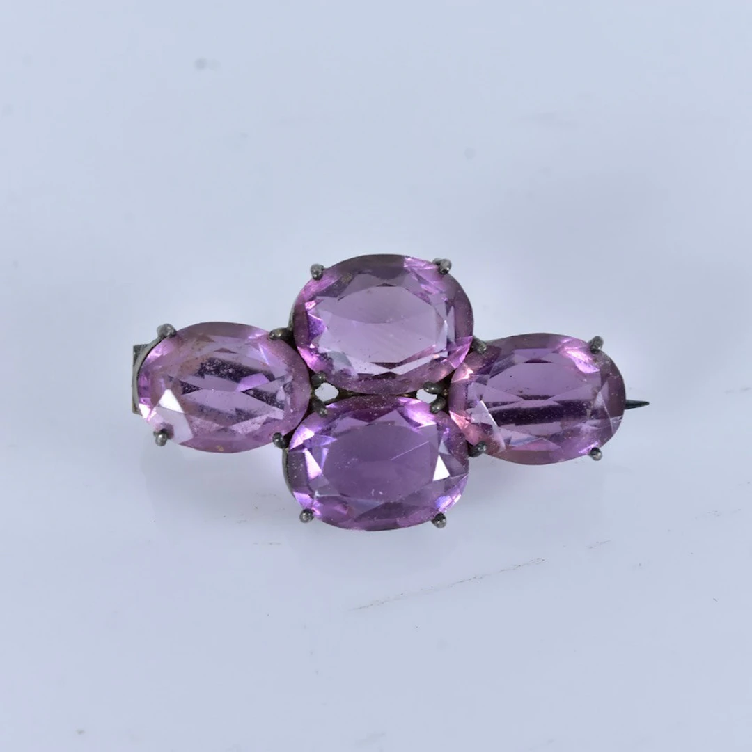 BROSCH, med ametister, silver, 1900-talets första hälft.