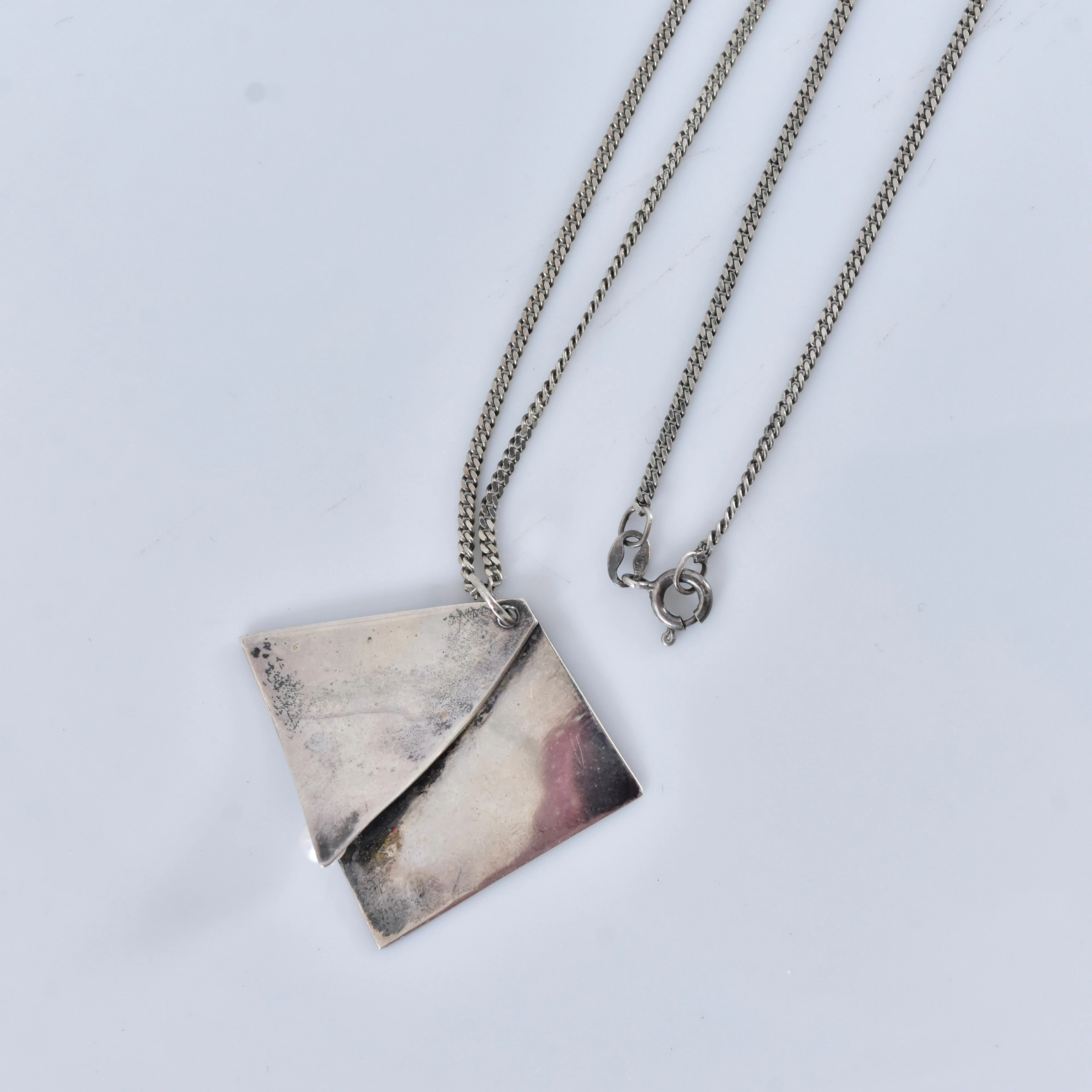 HÄNGE, med pärla, sterlingsilver Birgitta Sanitate Nykvarn 1991.