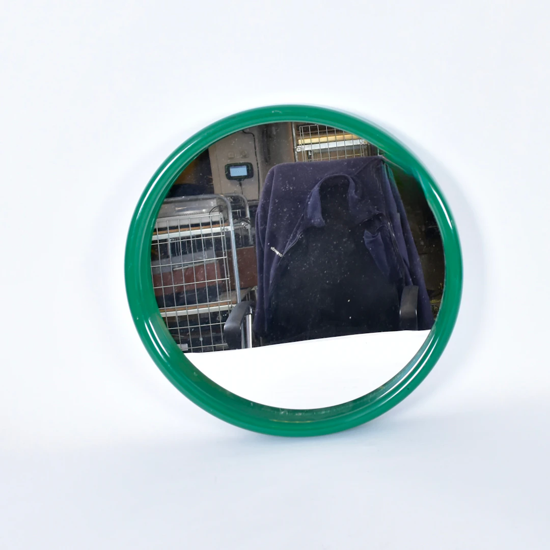 KUVASTIN FINNMIRROR. väggspegel, grön plast, 1960-70-tal.