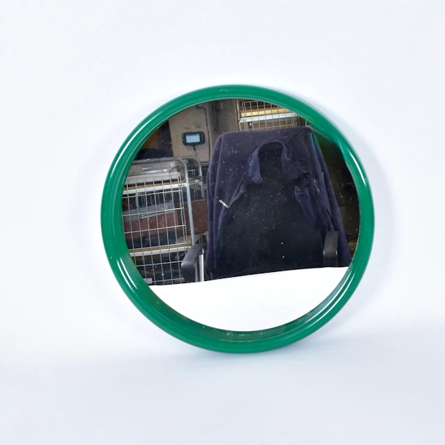 KUVASTIN FINNMIRROR. väggspegel, grön plast, 1960-70-tal.