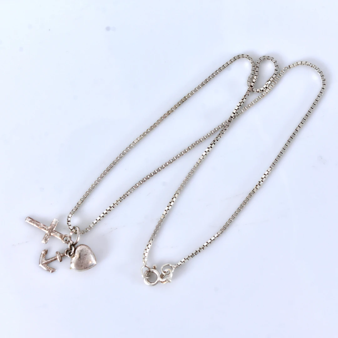 HALSKEDJA, med hänge, Tro, Hopp & Kärlek, sterlingsilver.