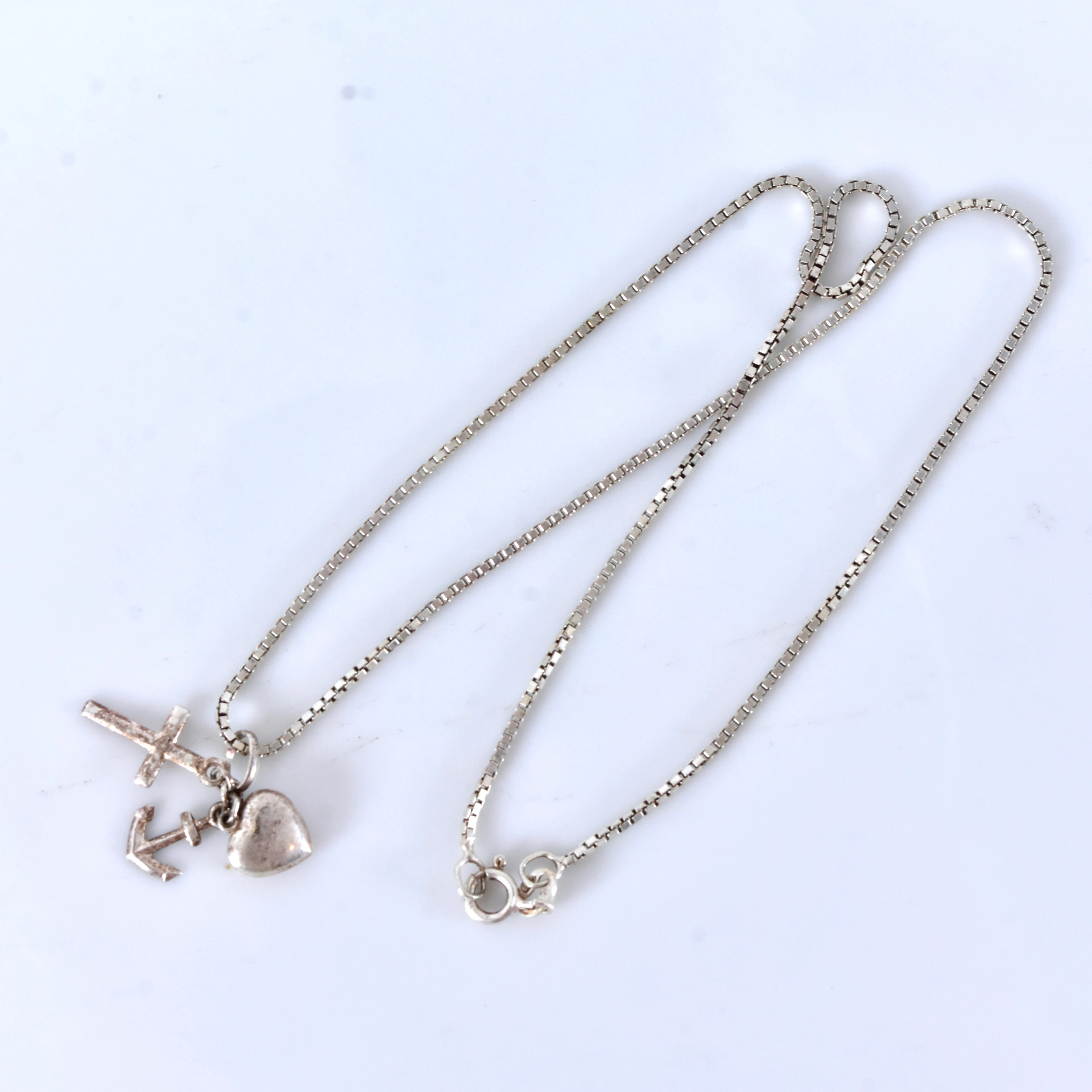 HALSKEDJA, med hänge, Tro, Hopp & Kärlek, sterlingsilver.