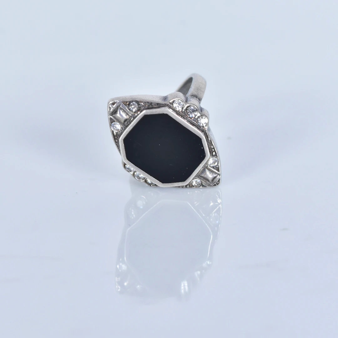 RING, sterlingsilver med markasiter och onyx.