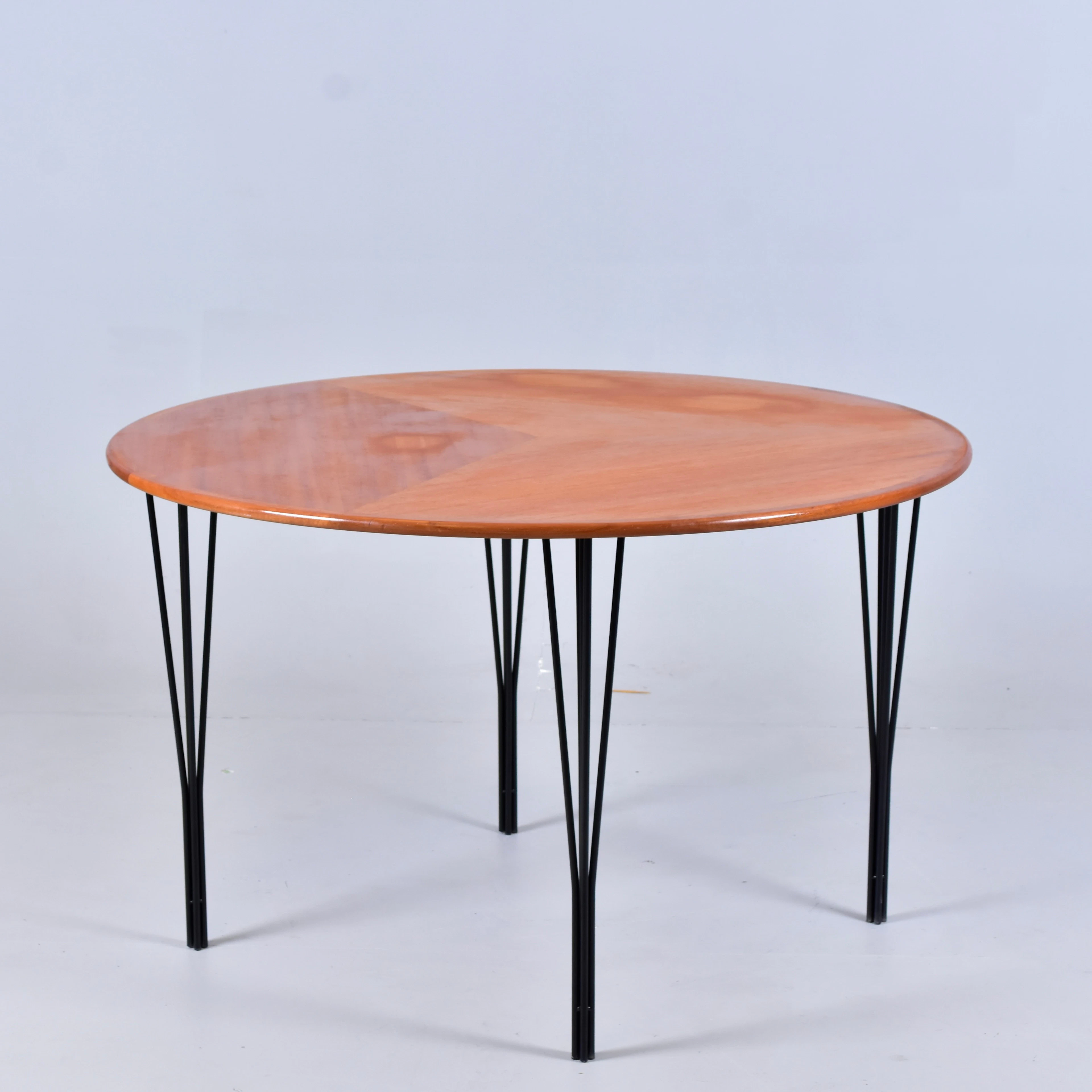 MAGNUS OLESEN. Matbord, mahogny, Danmark.