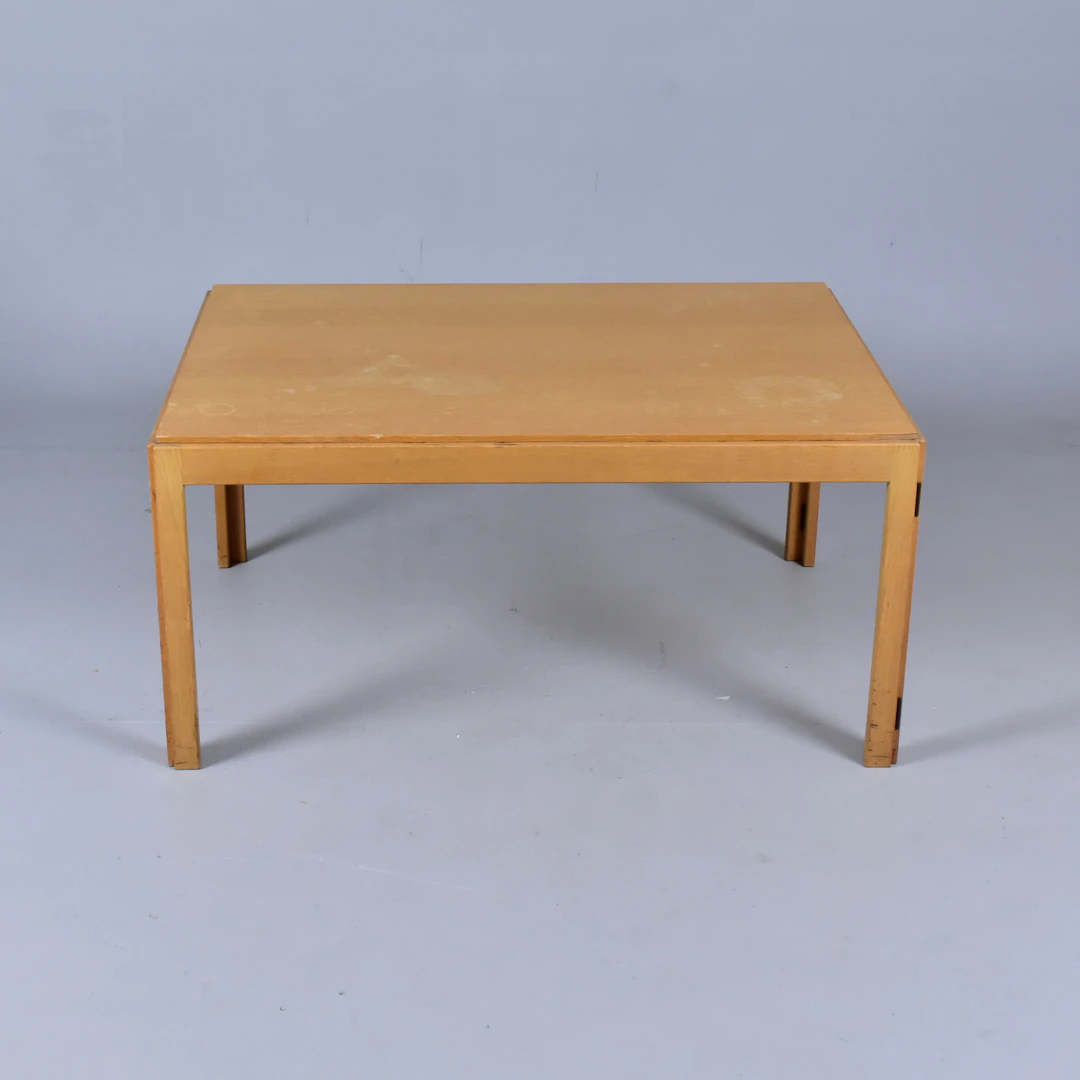 Børge Mogensen. Soffbord/hopfällbart bord av ek, modell 5386.